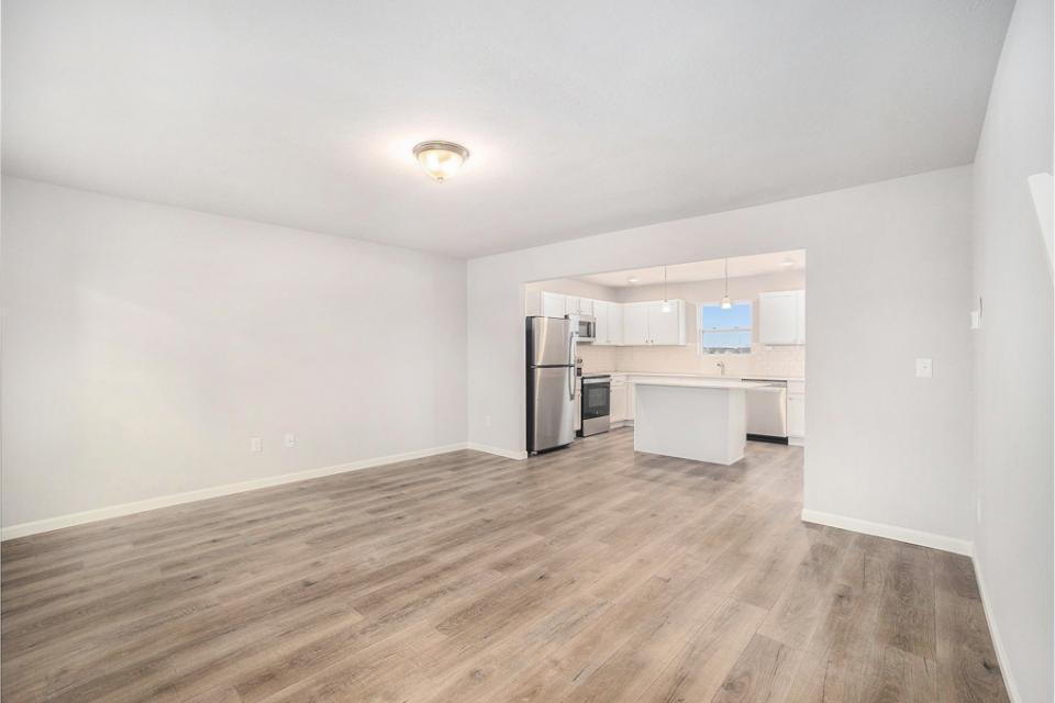13879 Oasis Avenue Property Photo 5