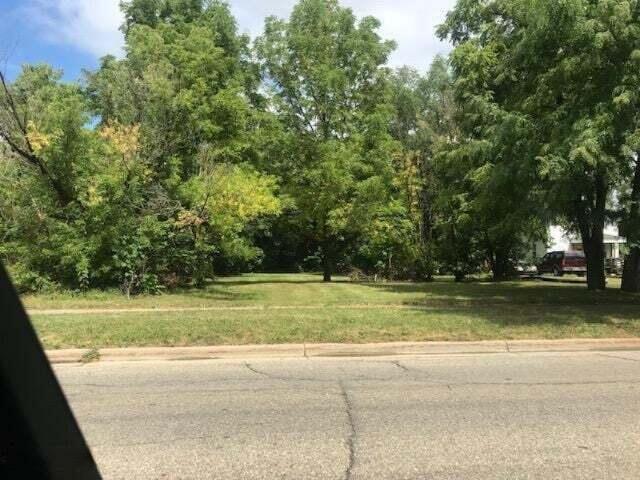 209 E North Street Property Photo 3