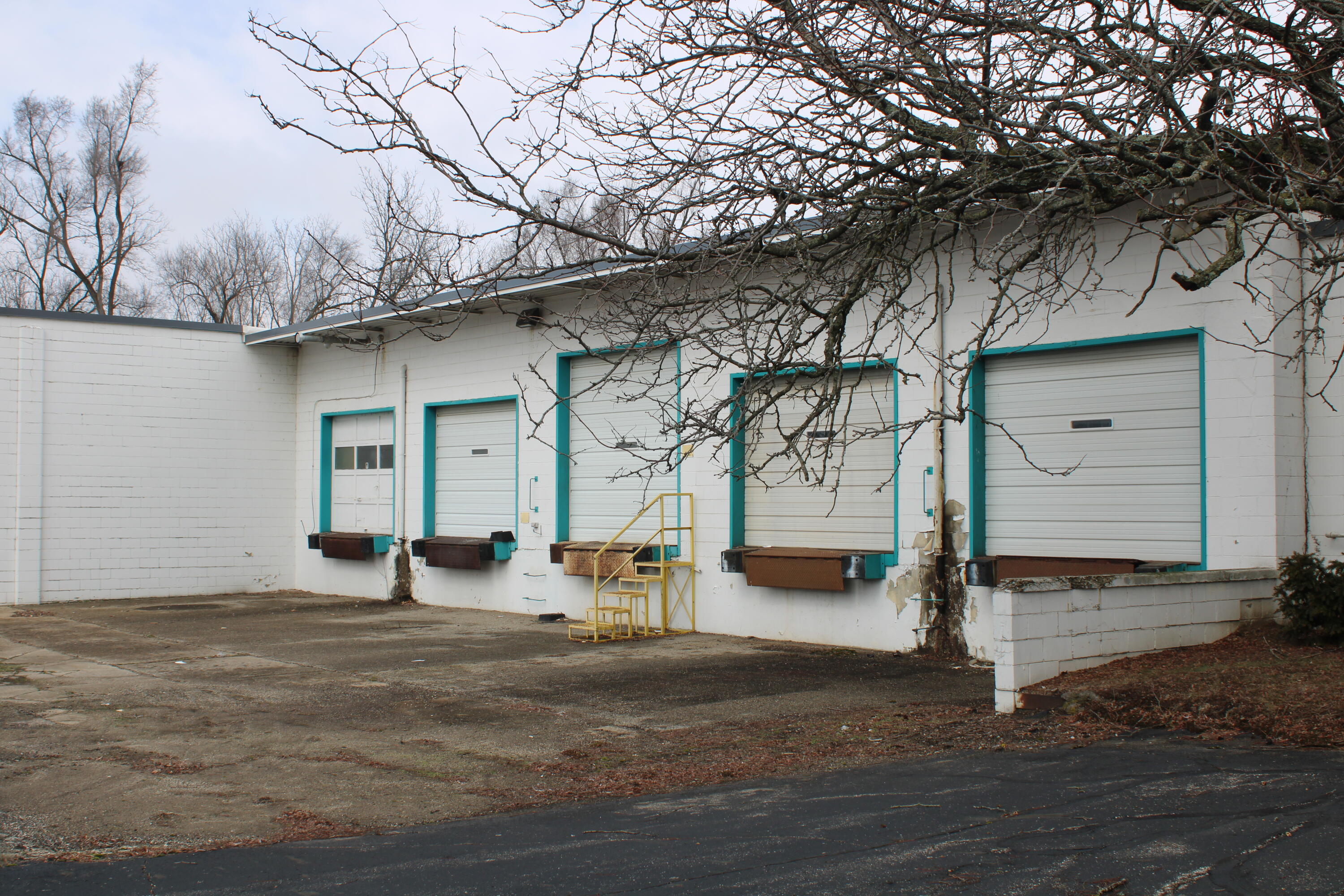2475 W Dickman Road Property Photo 3