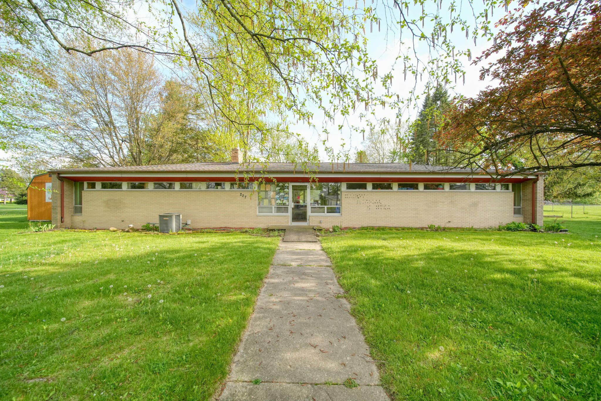 227 E State Street Property Photo