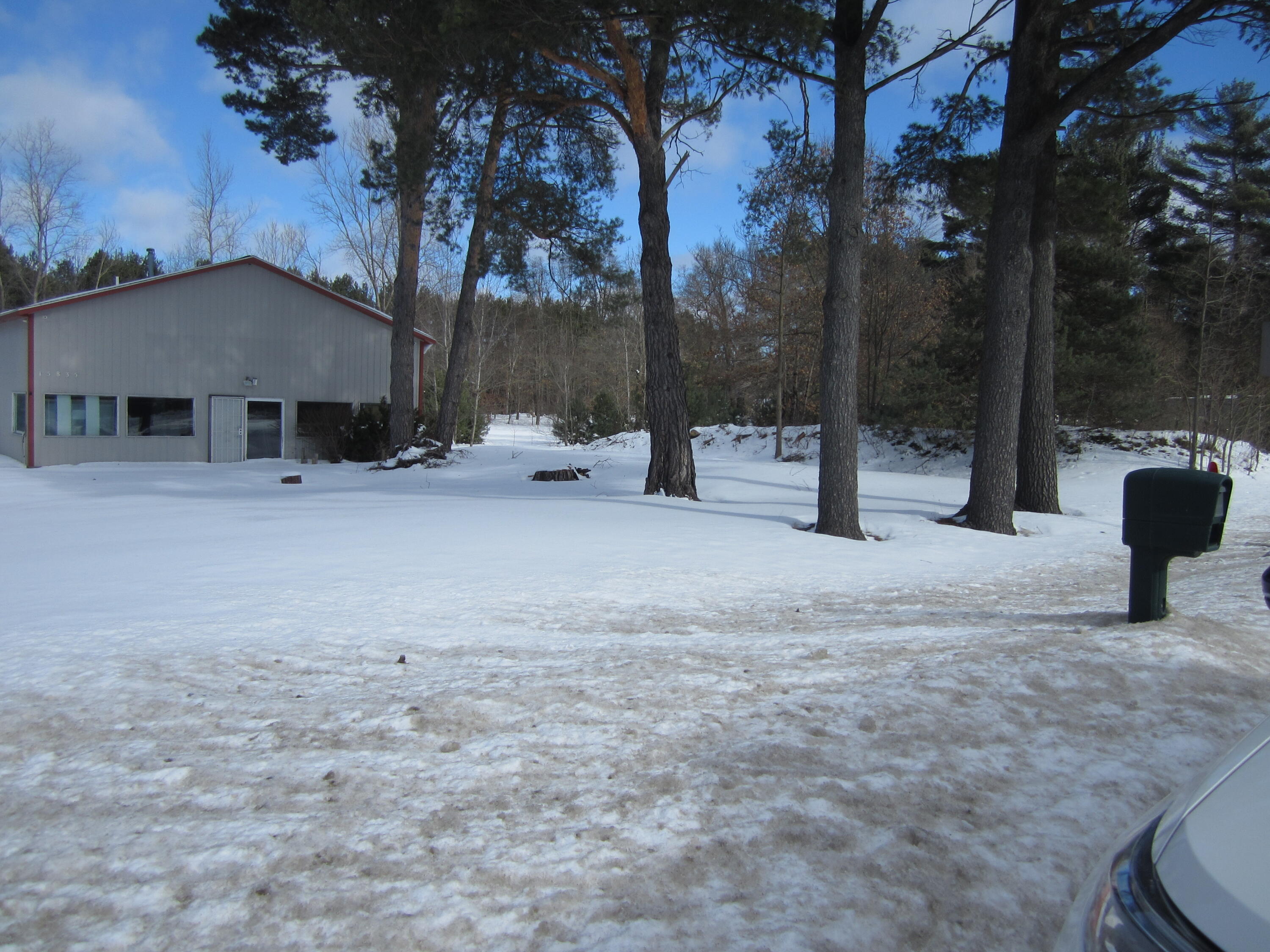 15819 Lake Michigan Drive Property Photo 4