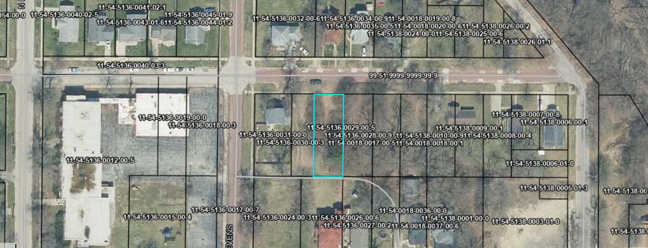 592 Green Avenue Property Photo 2