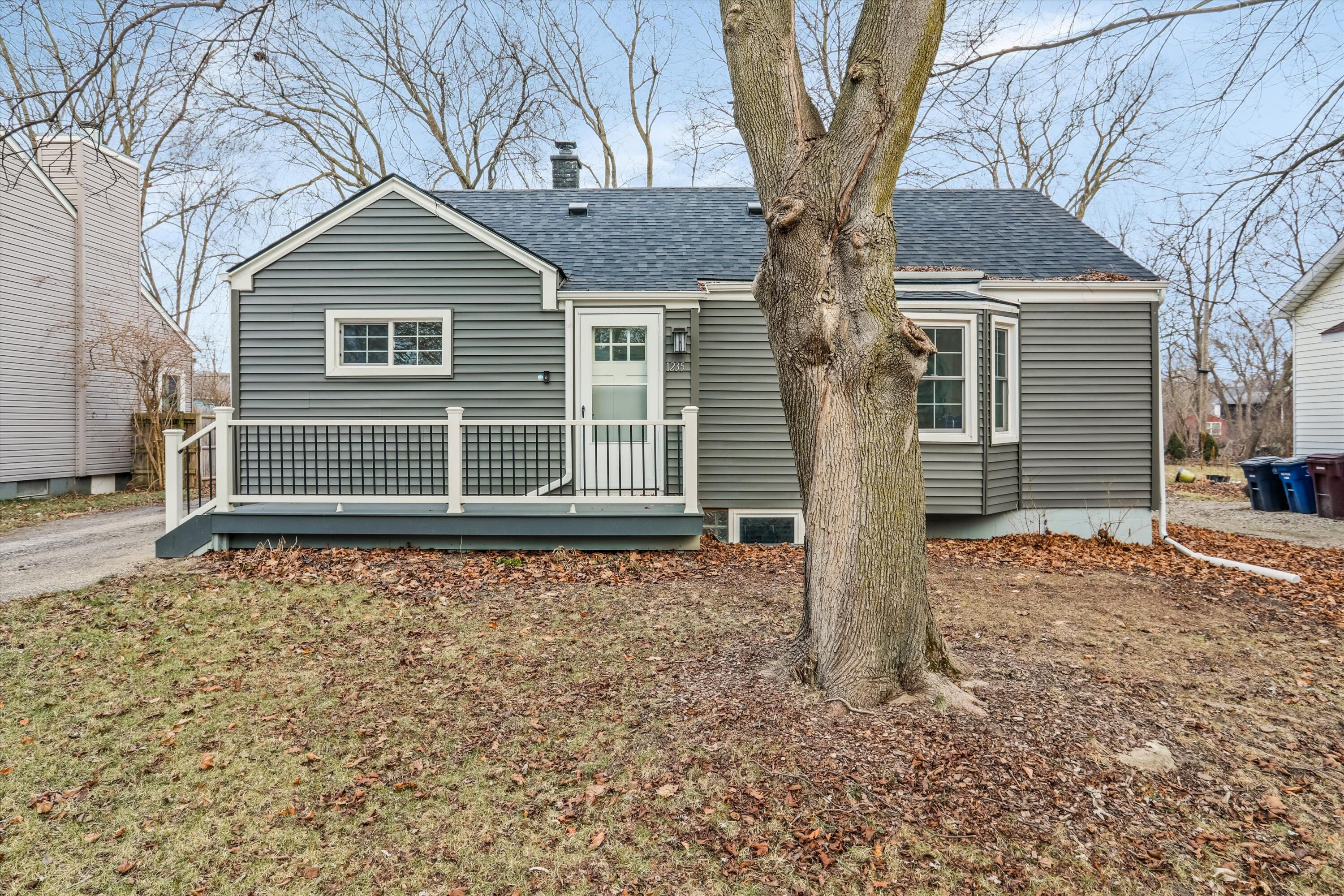 1235 Kensington Drive Property Photo 2