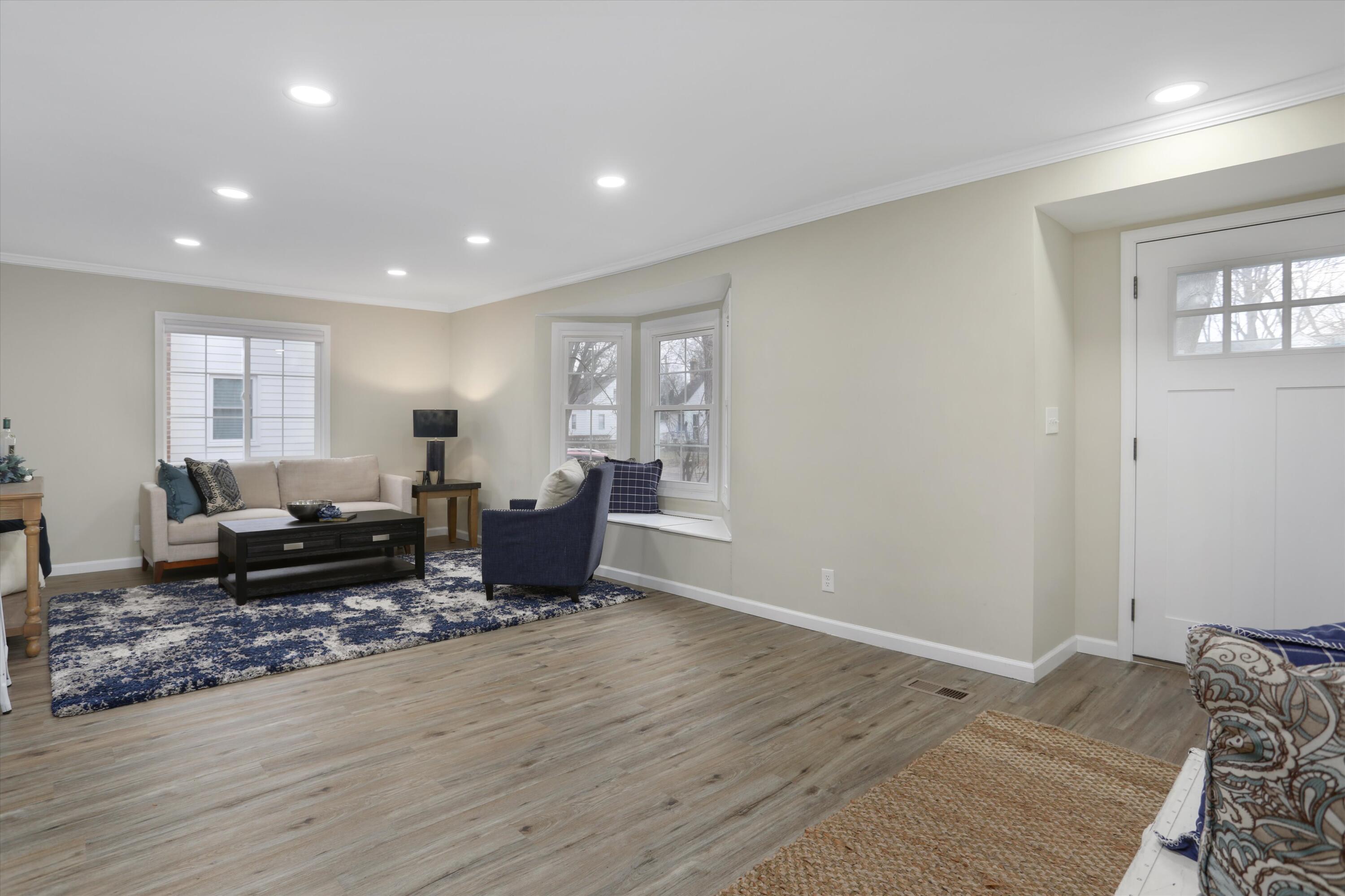 1235 Kensington Drive Property Photo 6