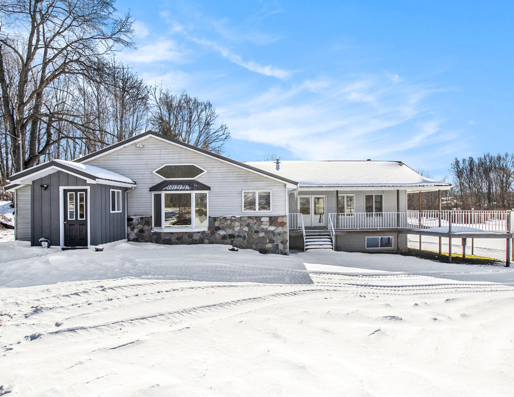 641 W Quimby Road Property Photo 1