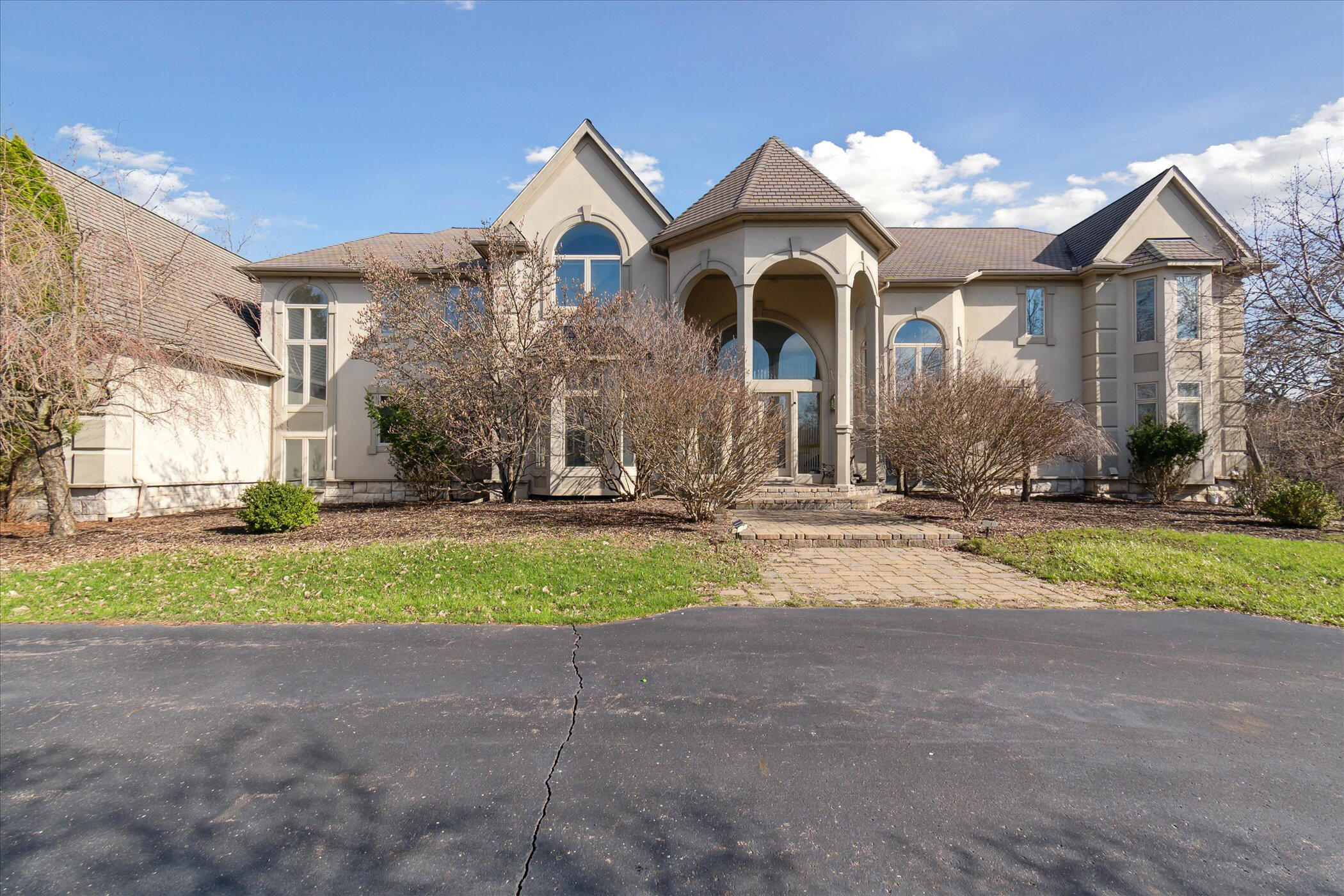 4660 Quarton Road Property Photo