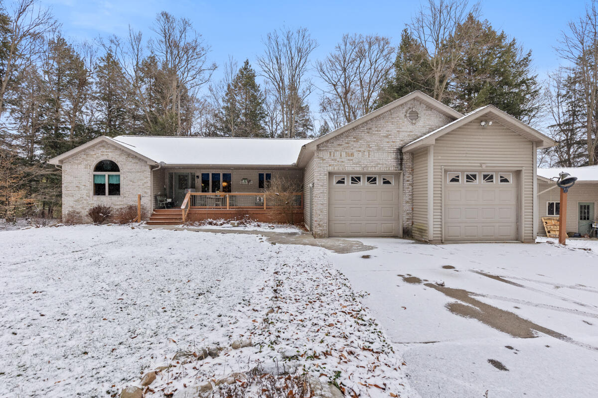 8632 W Blanchard Road Property Photo 3