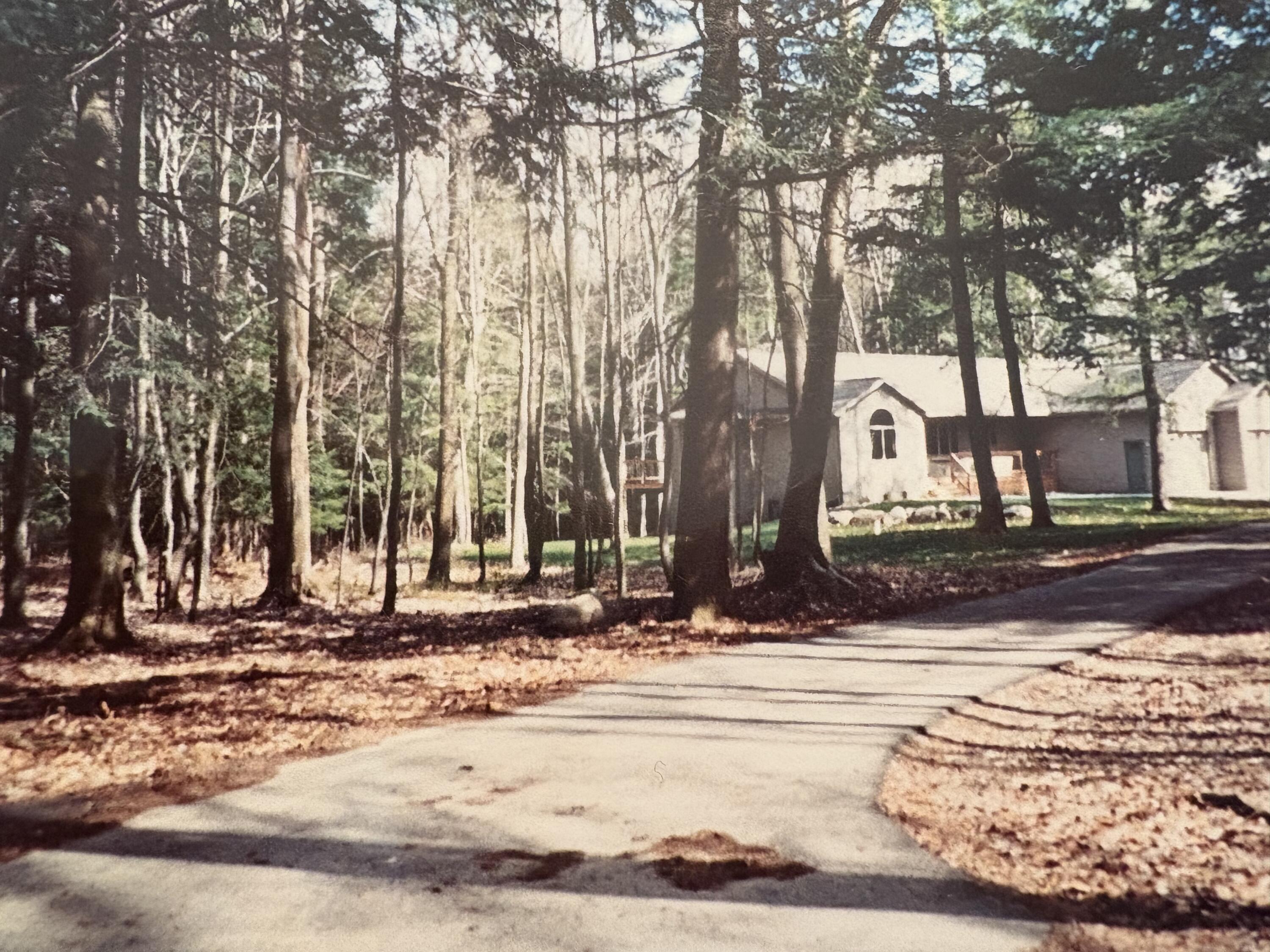 8632 W Blanchard Road Property Photo 4