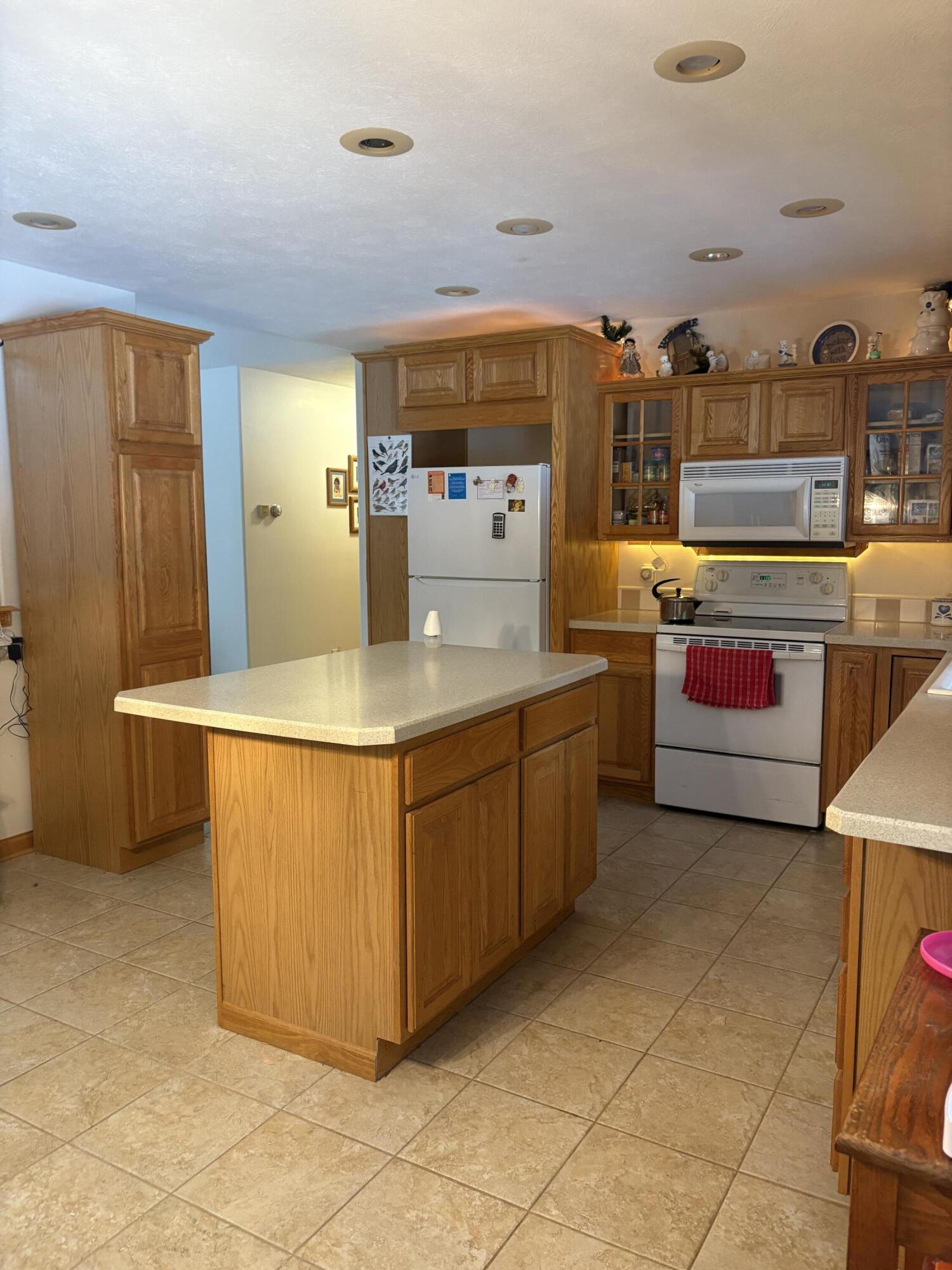 8632 W Blanchard Road Property Photo 34