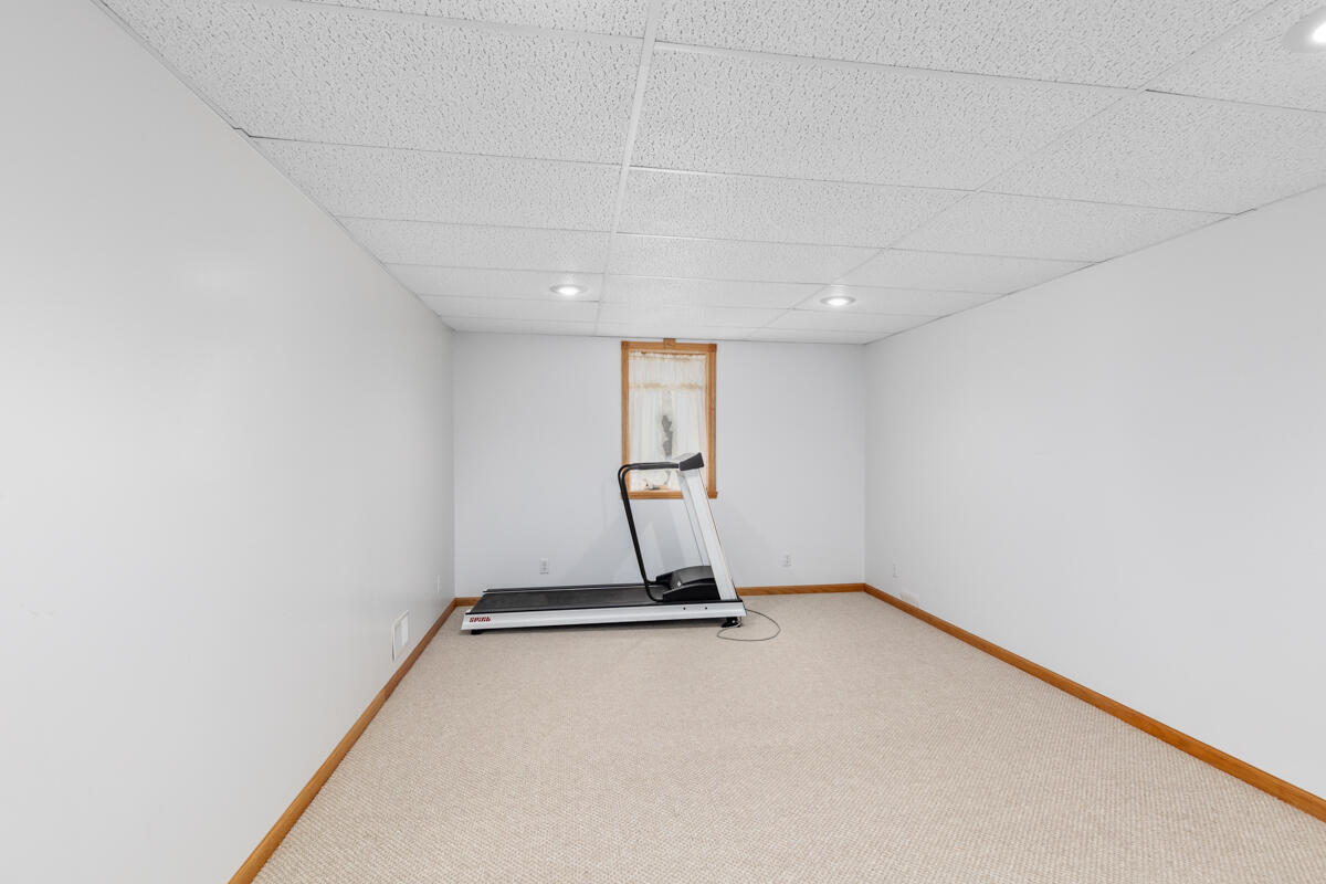 8632 W Blanchard Road Property Photo 76