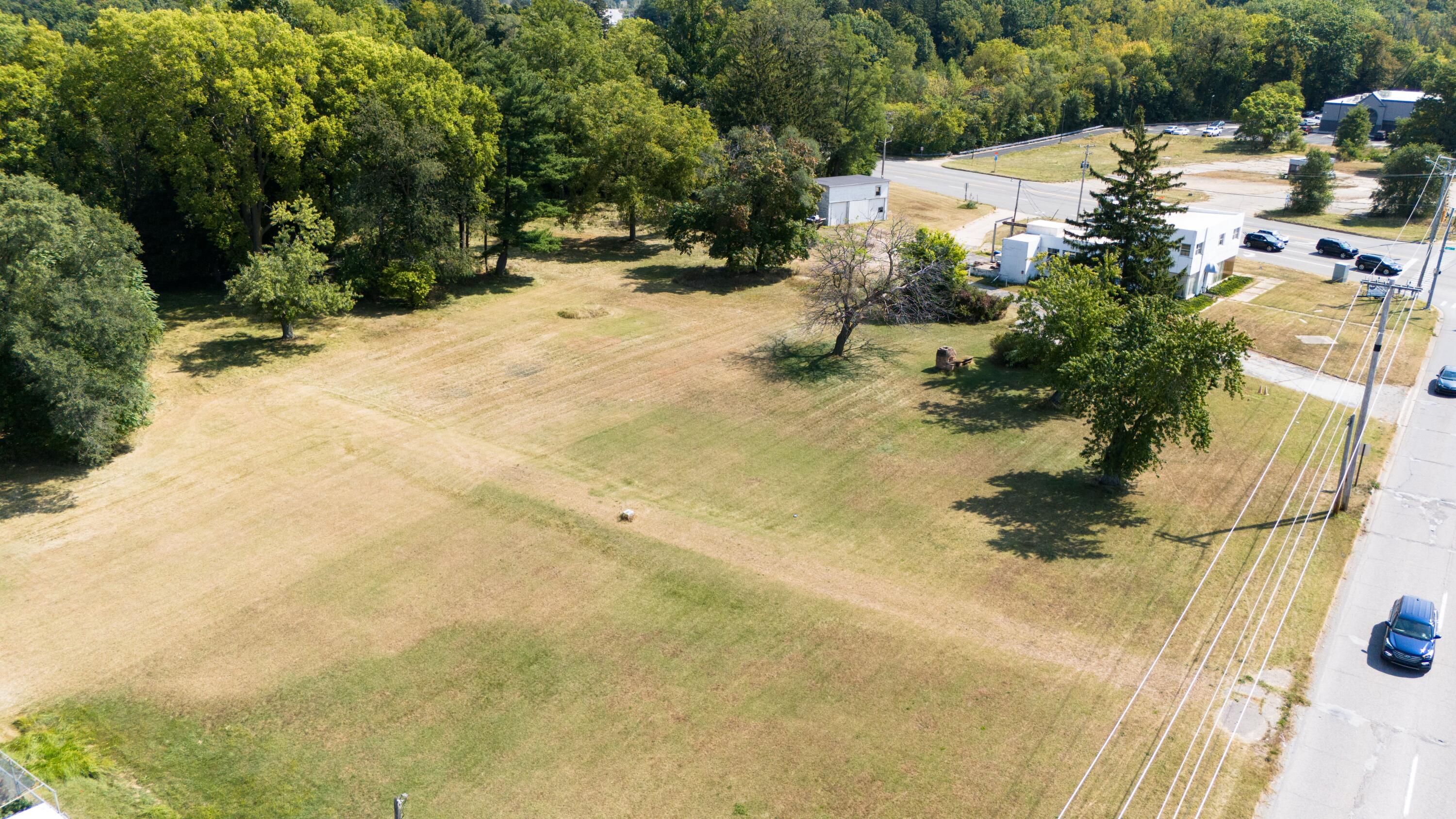 1559 Pipestone Road Property Photo 37