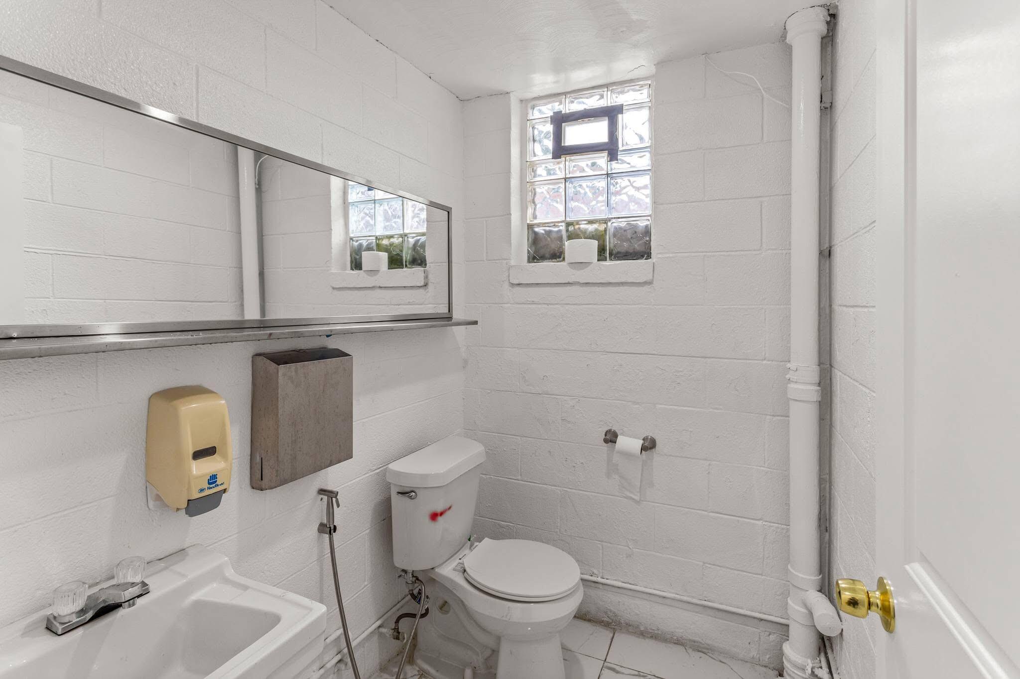 17355 Allen Rd Road Property Photo 16
