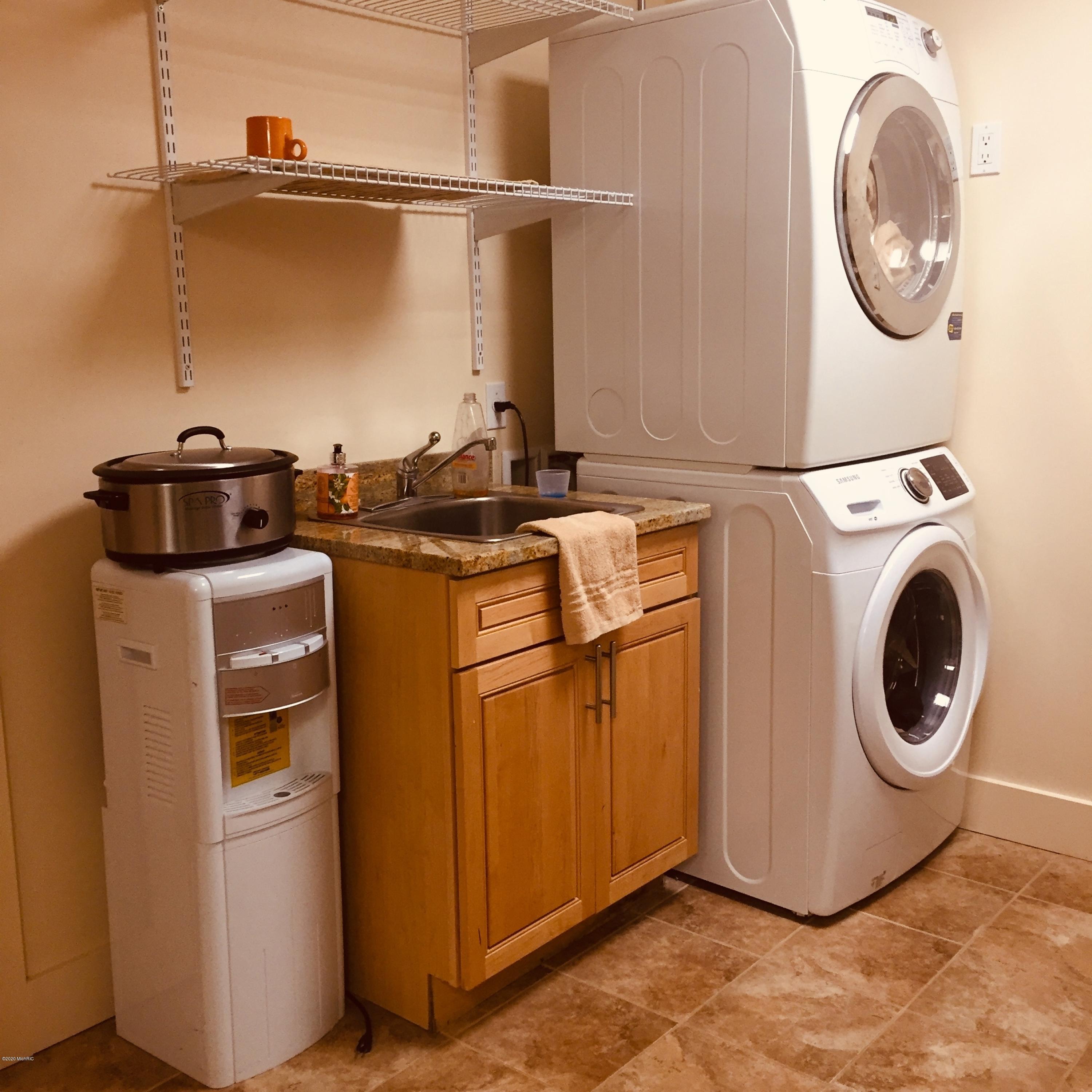 225 N Whittaker Street, 2 & 3 Property Photo 26