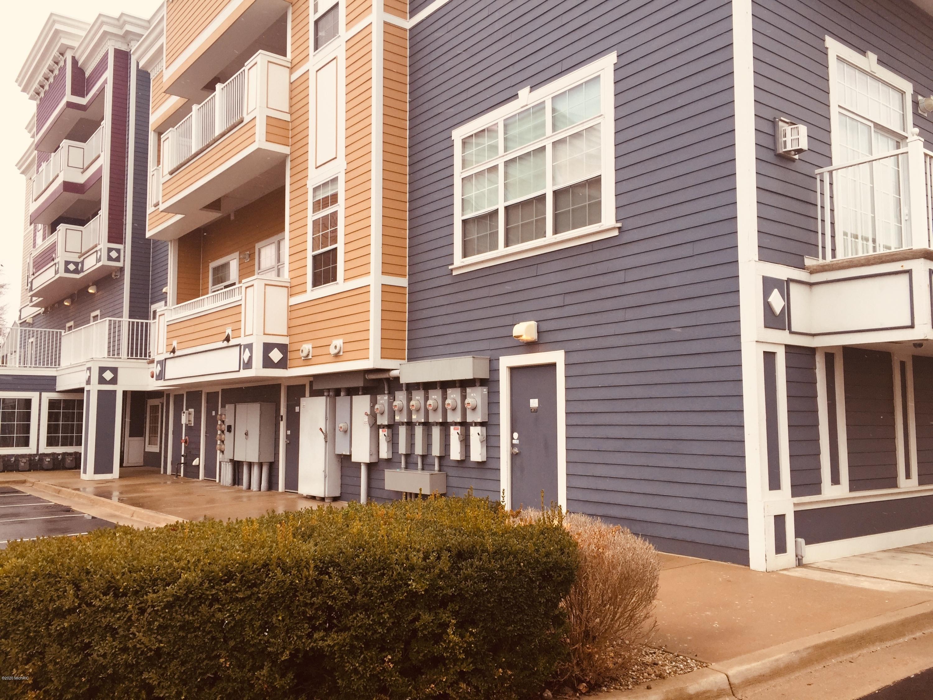 225 N Whittaker Street, 2 & 3 Property Photo 28