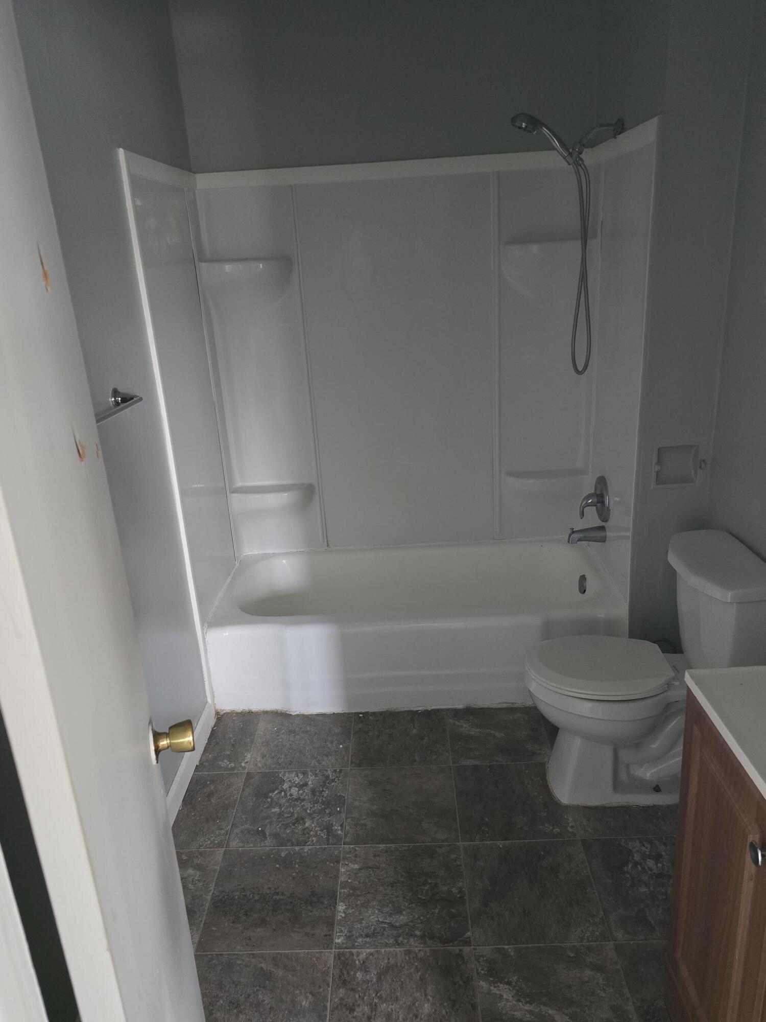1205 Hyland Street Property Photo 10