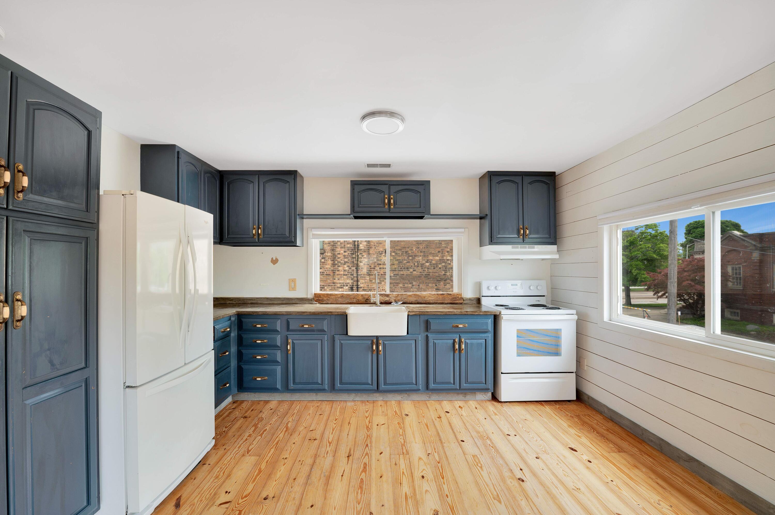 615 617 Elm Street Property Photo 13