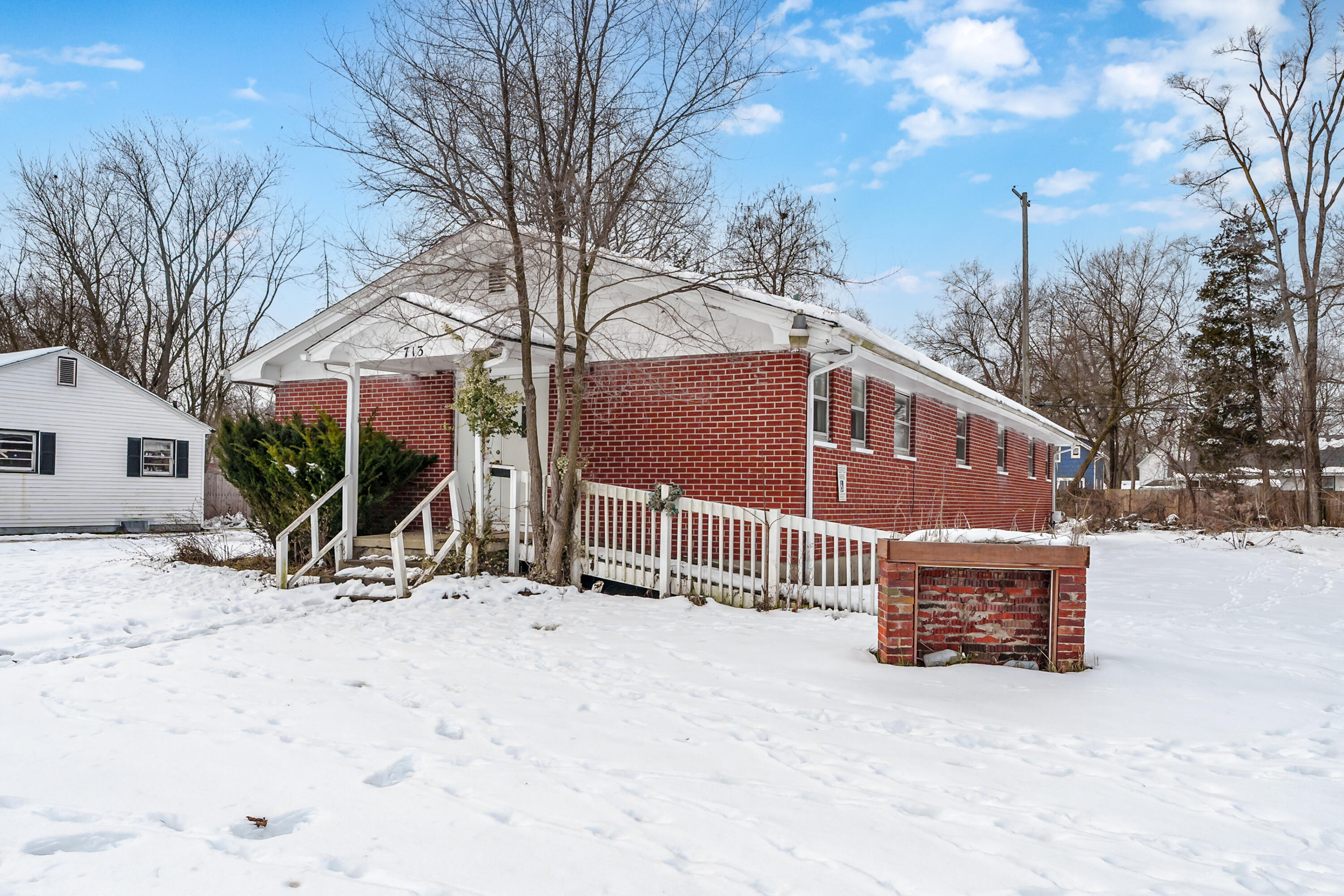 713 Chicago Avenue Property Photo