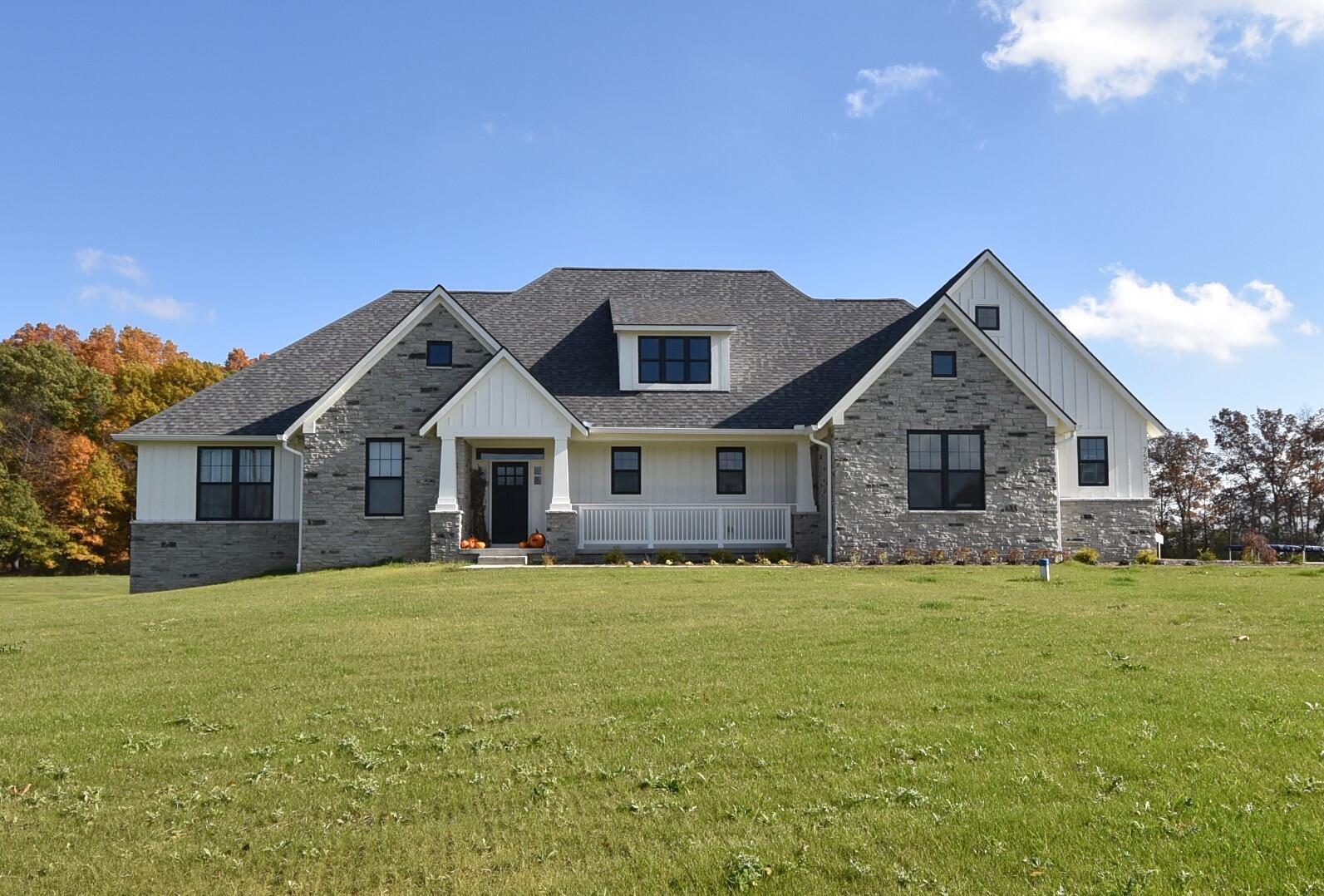 8200 Pine Ridge Court Property Photo