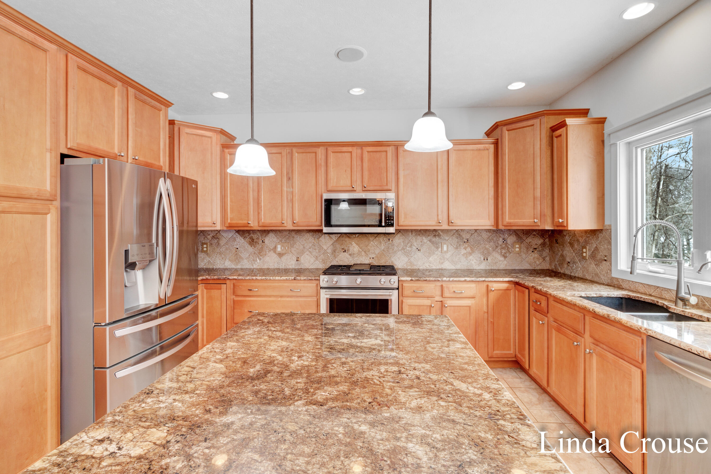 10940 Derick Drive Property Photo 16