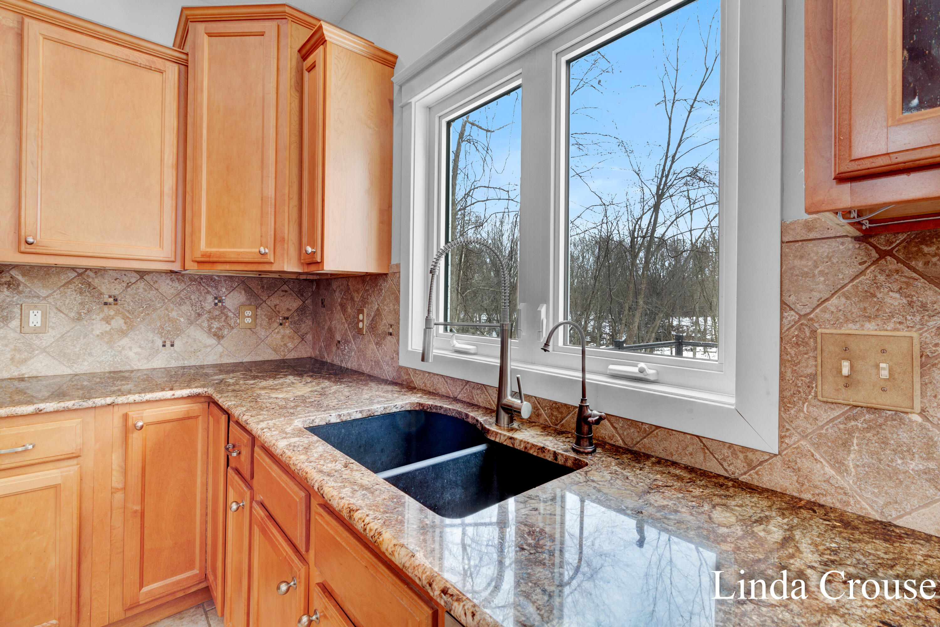 10940 Derick Drive Property Photo 21