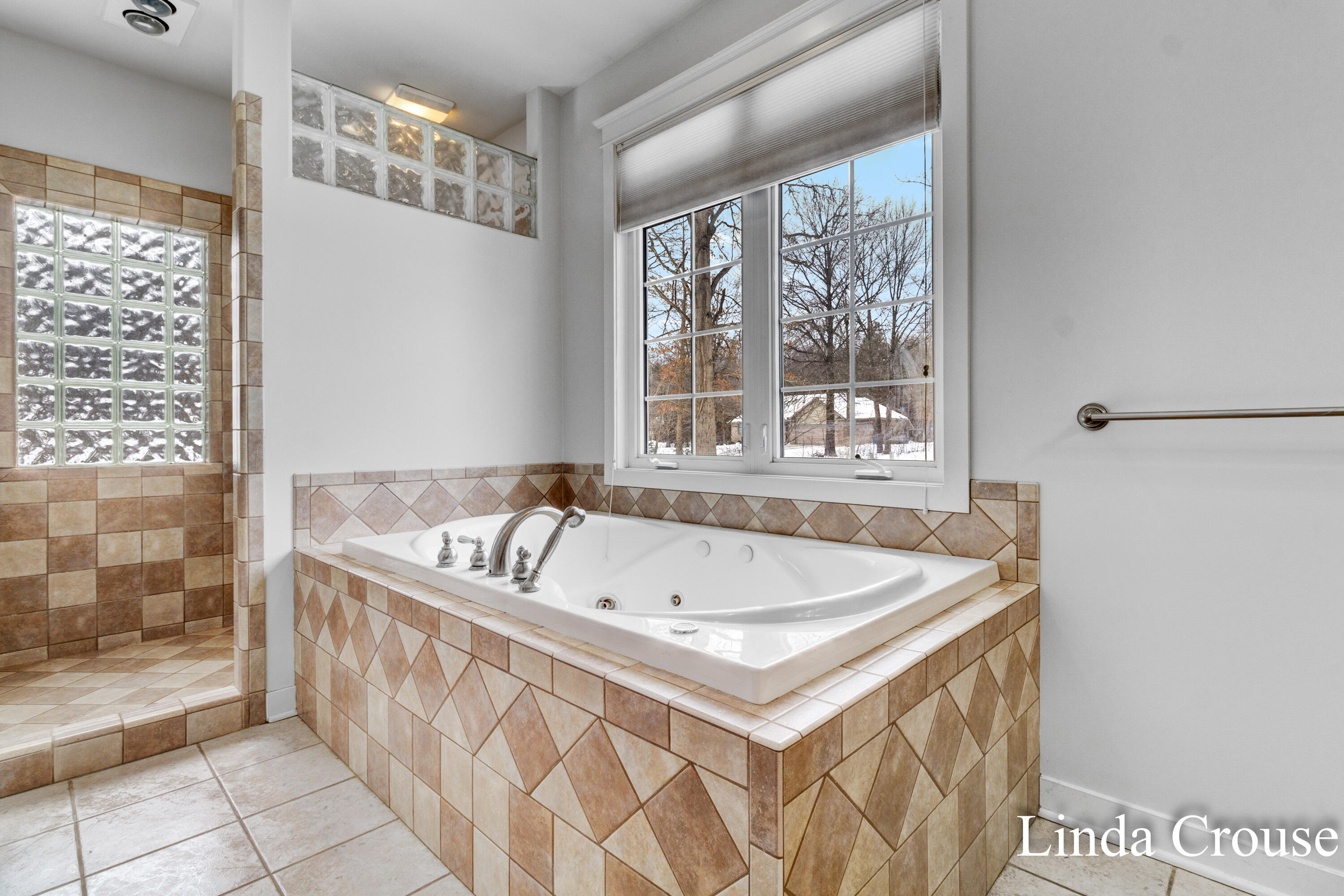 10940 Derick Drive Property Photo 28