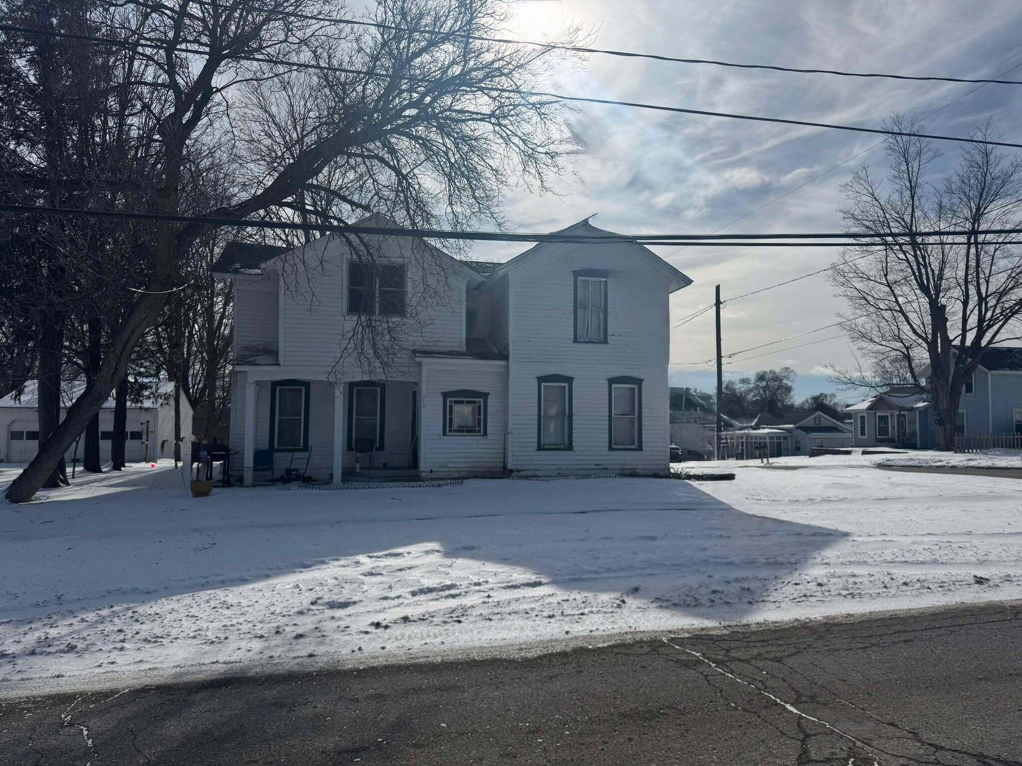 313 W 6th Street Property Photo