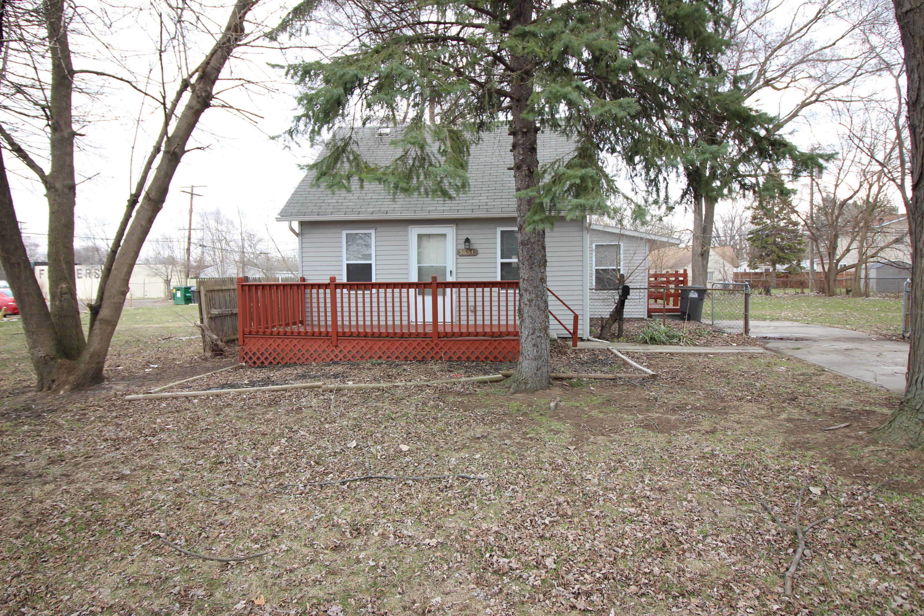 5851 Oldham Street Property Photo