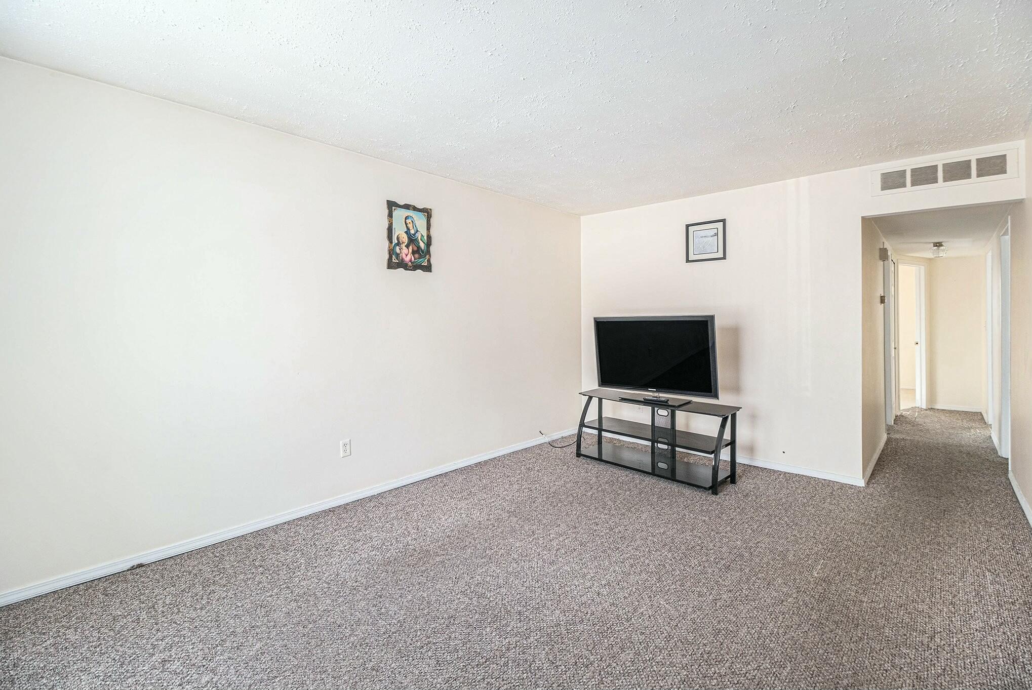 6262 E 14 Mile Road Property Photo 3