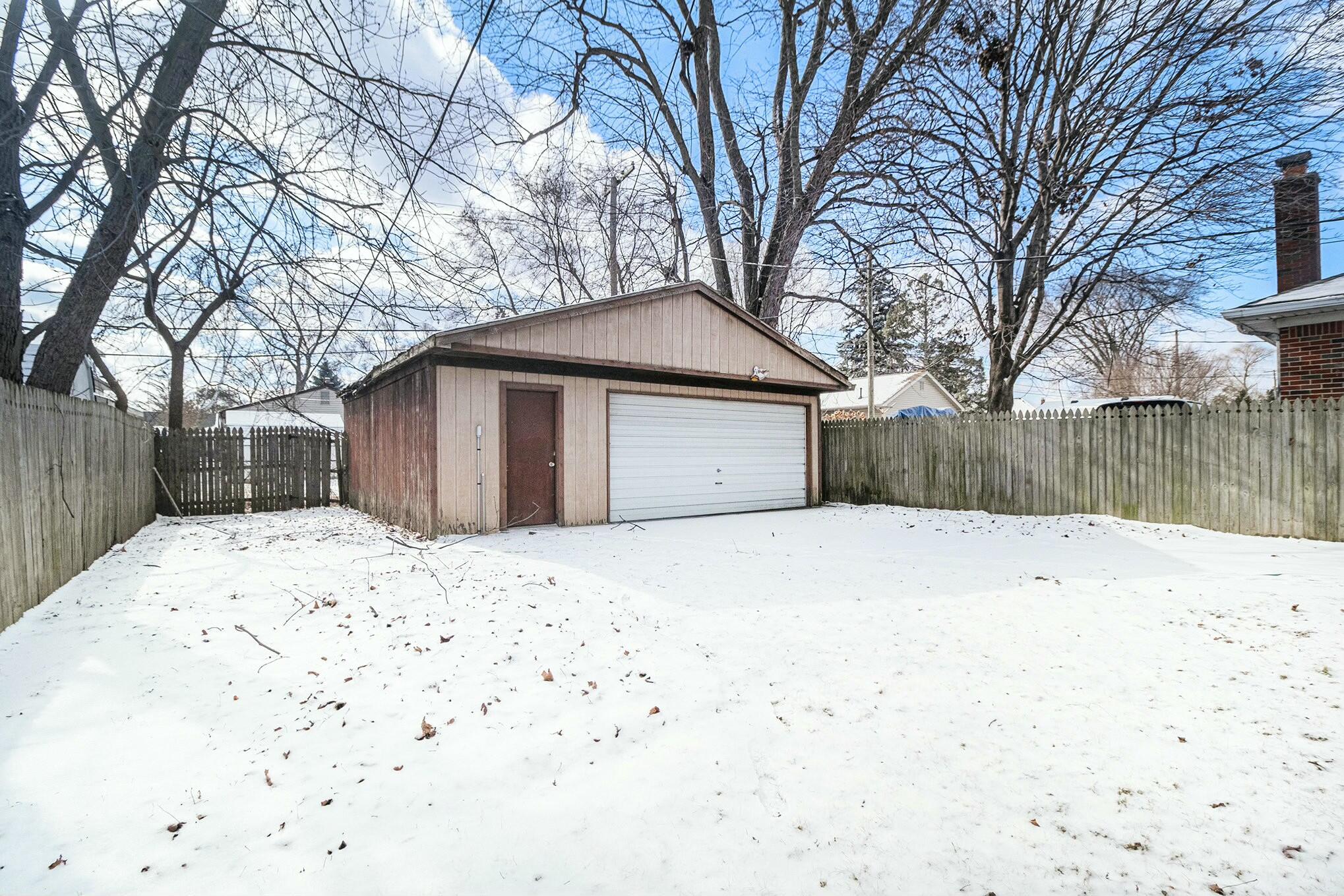 6262 E 14 Mile Road Property Photo 14