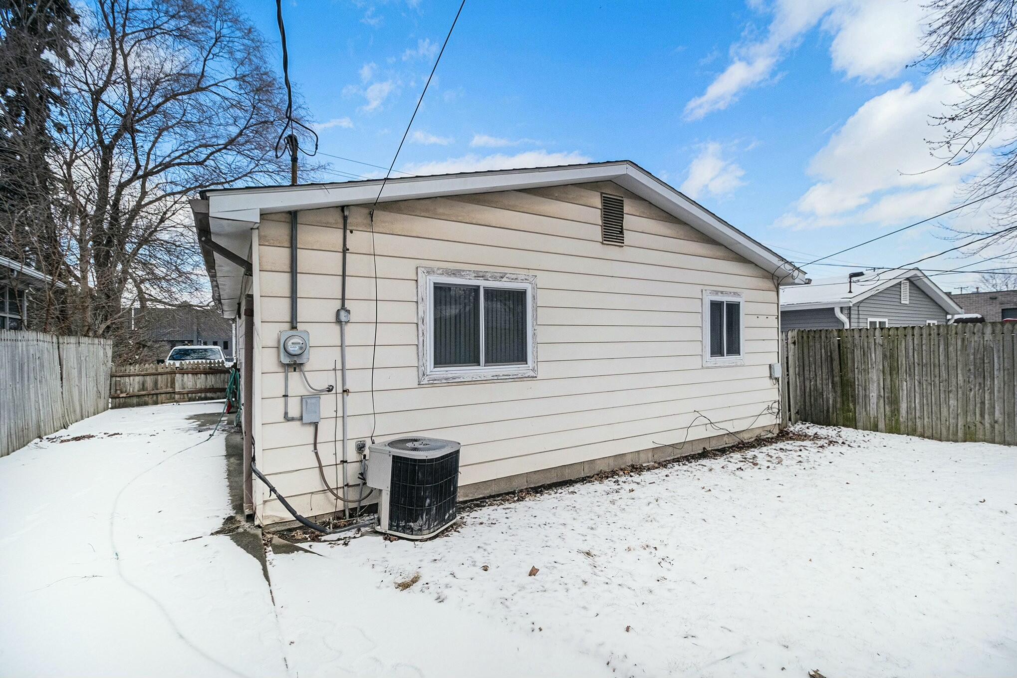 6262 E 14 Mile Road Property Photo 15
