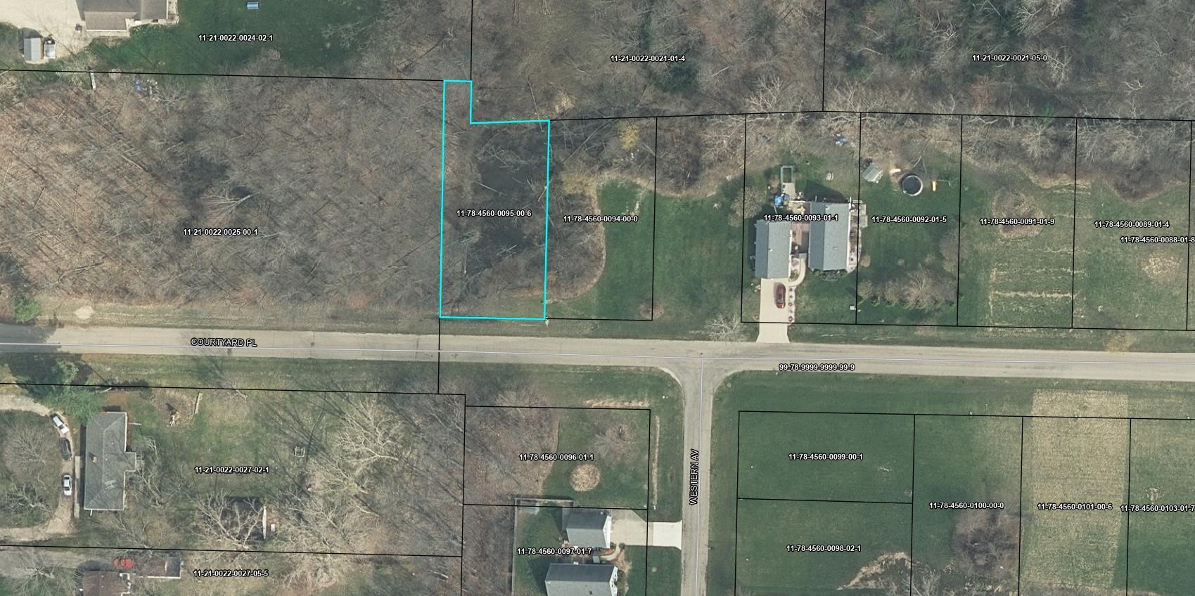 704 & 712 Courtyard Place Property Photo 7