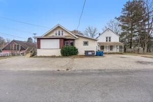 407-411 N Clarendon Street Property Photo