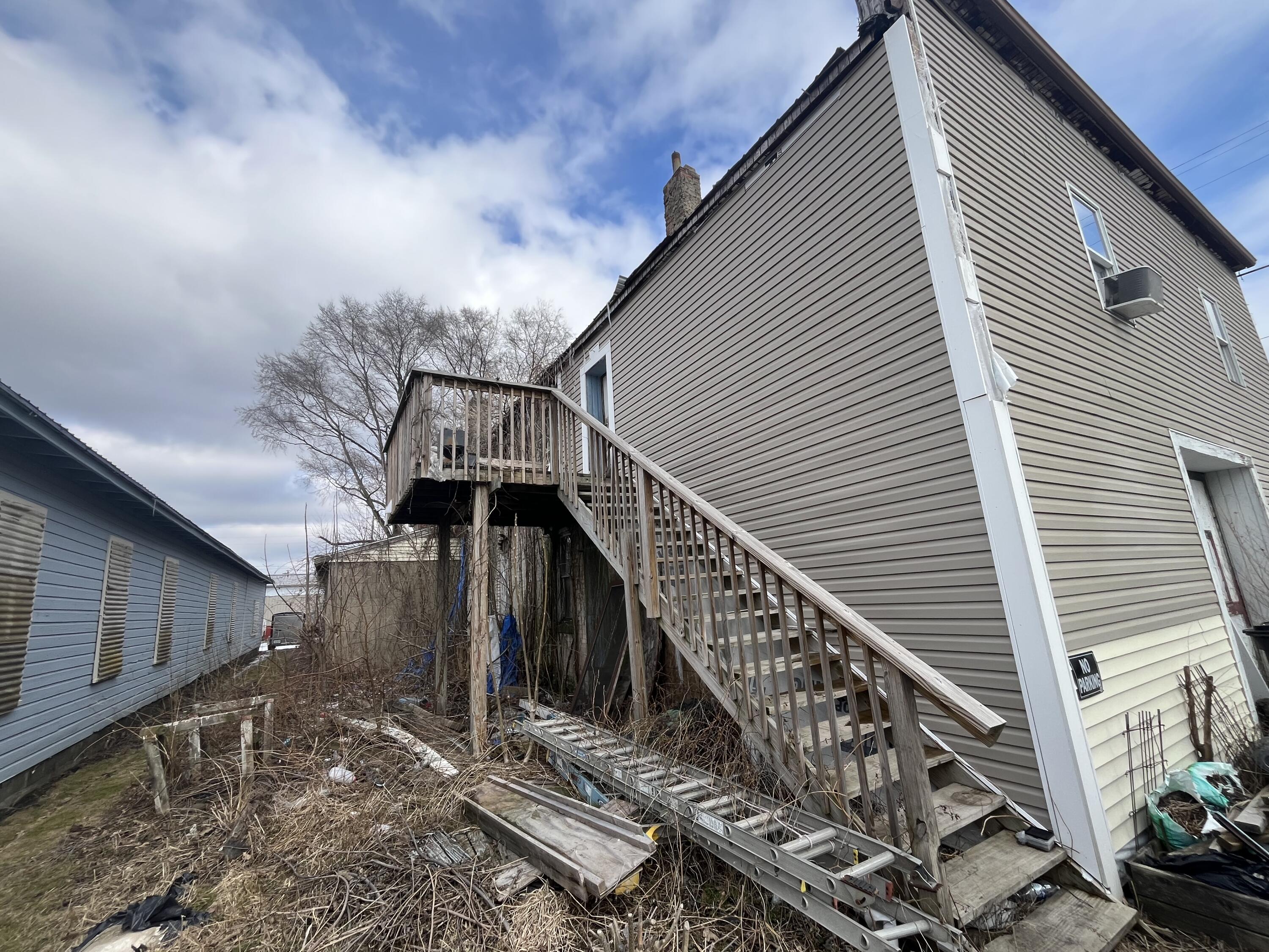 4 W Linden Street Property Photo 1