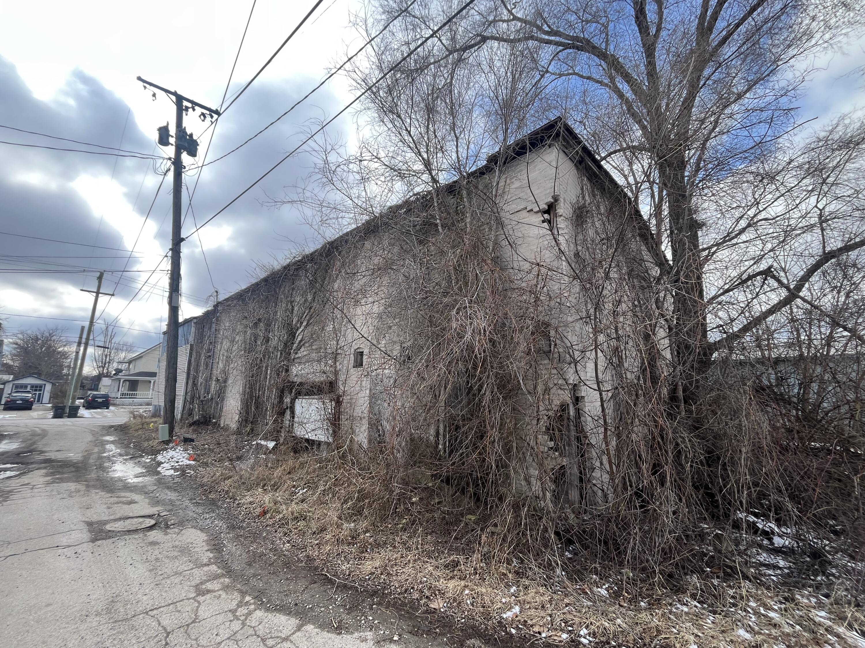 4 W Linden Street Property Photo 3