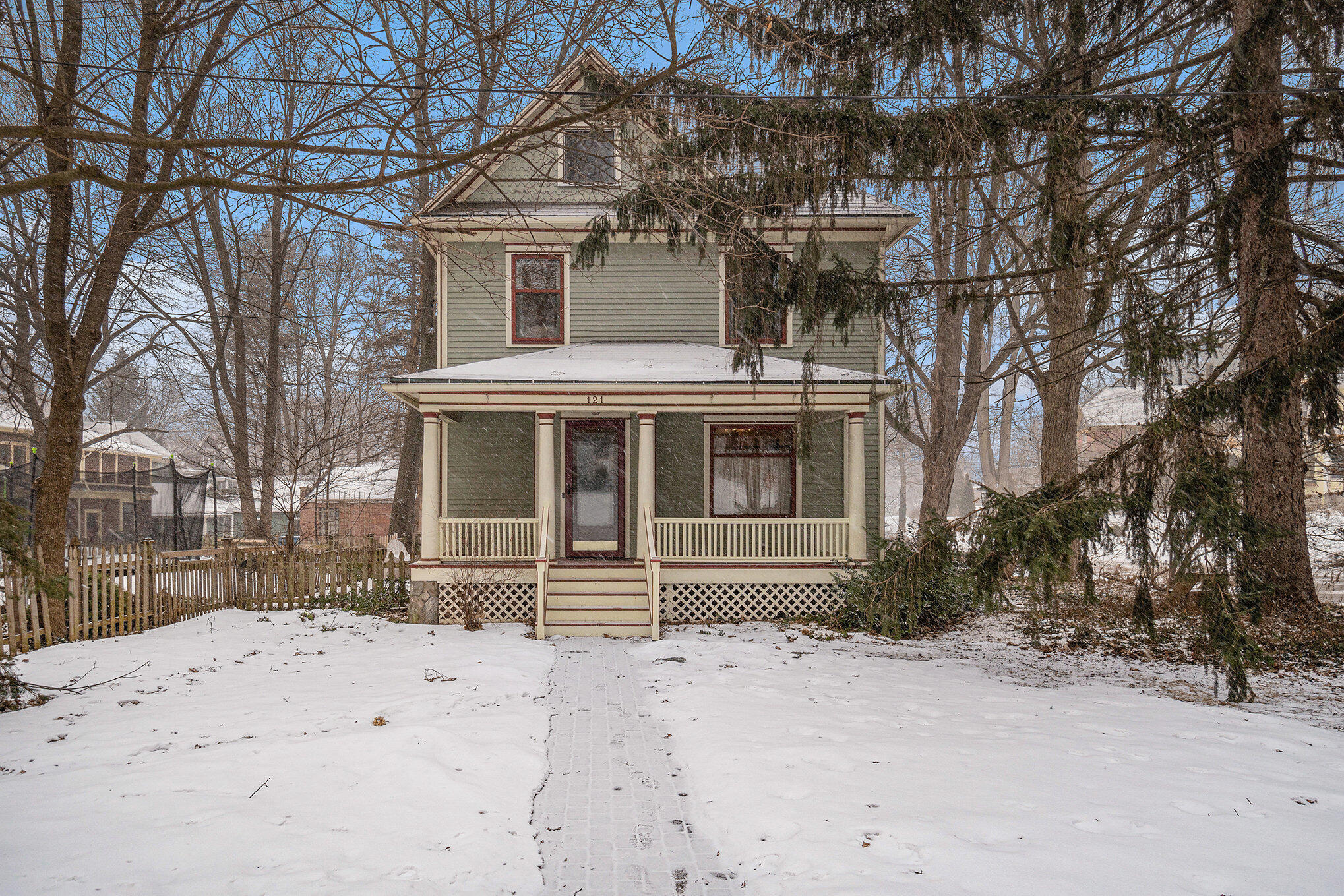 121 Arbor Street Property Photo