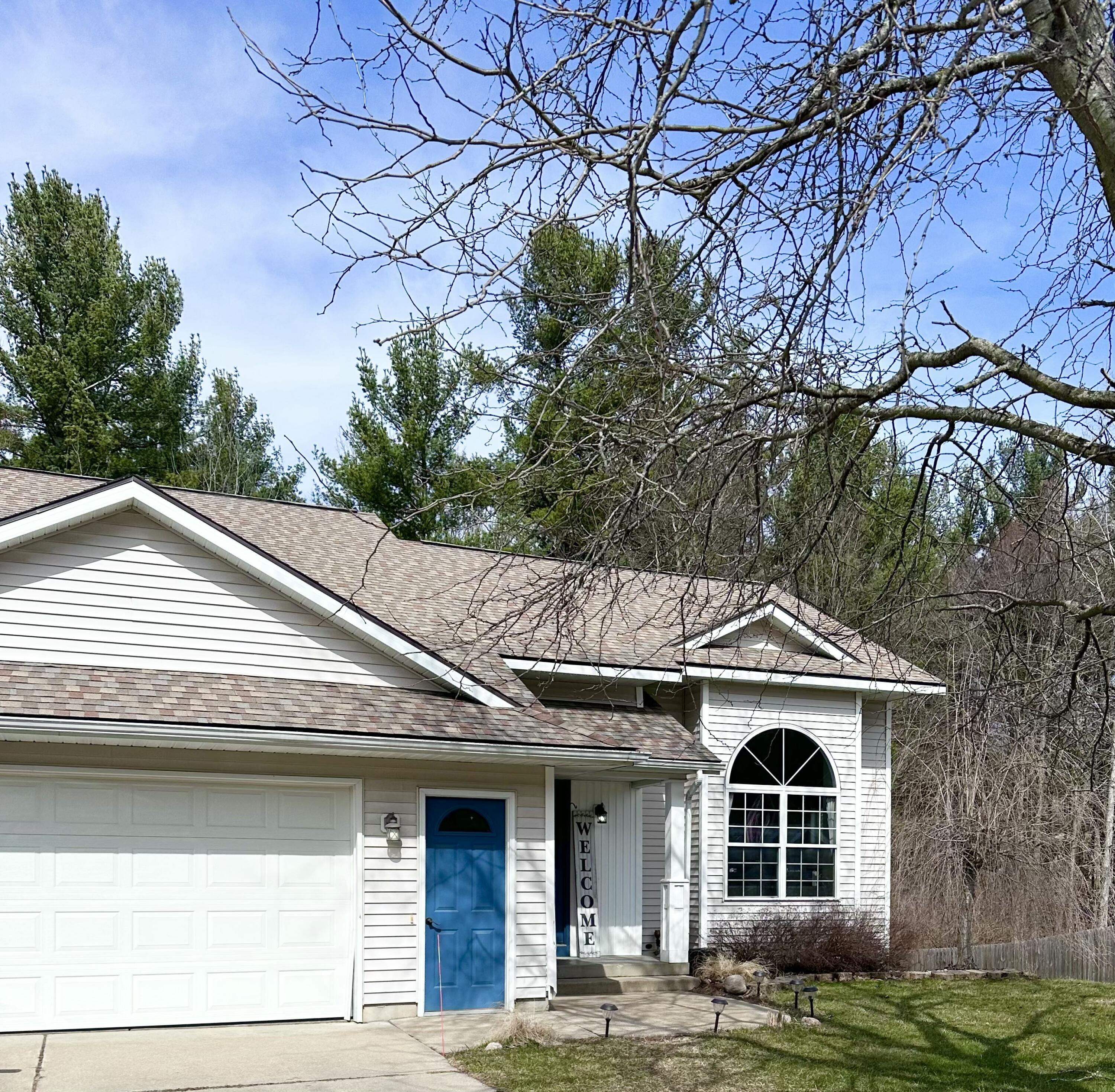 733 W River Hills Court Property Photo