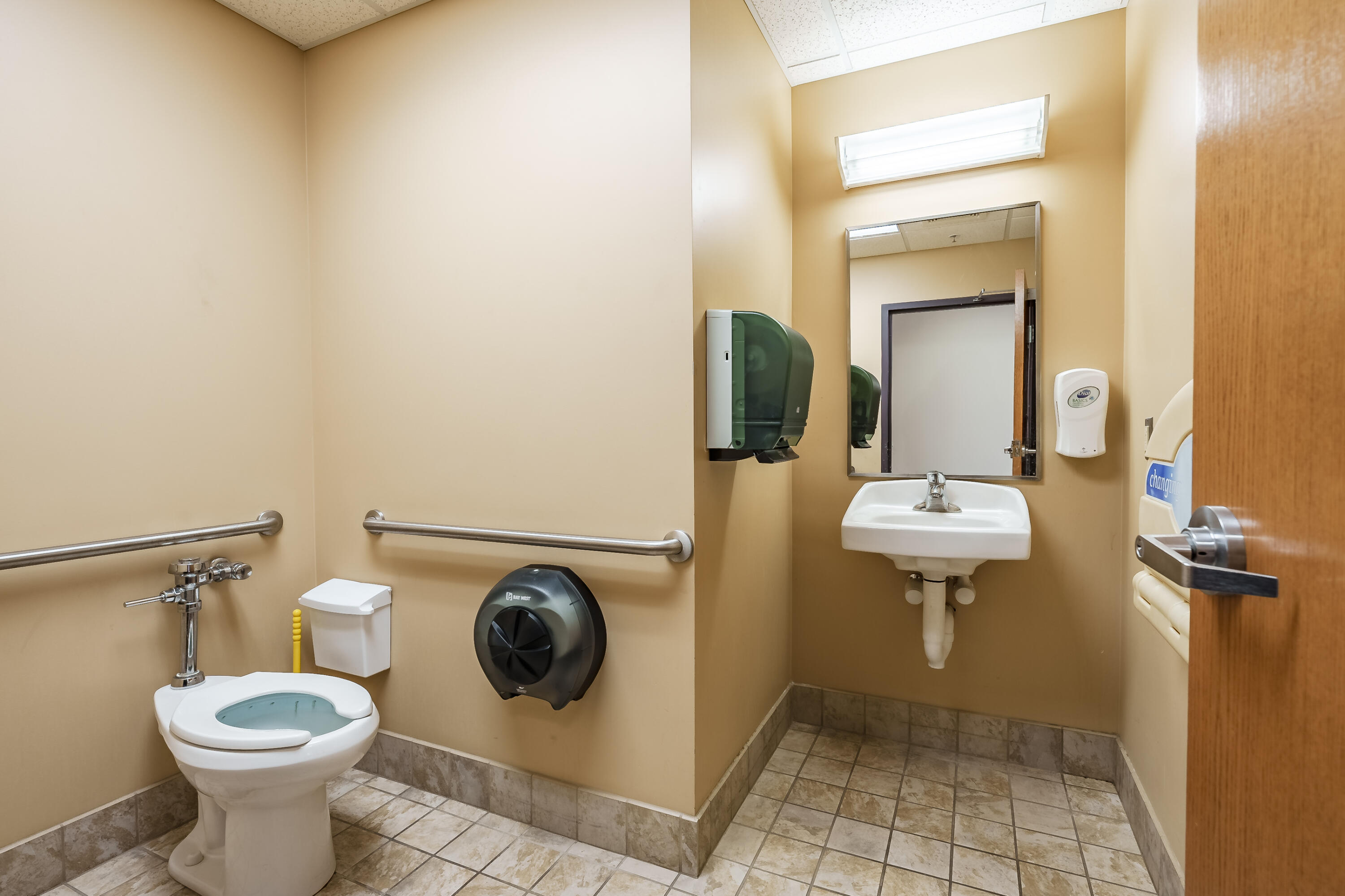 420 E Alcott Street Property Photo 5