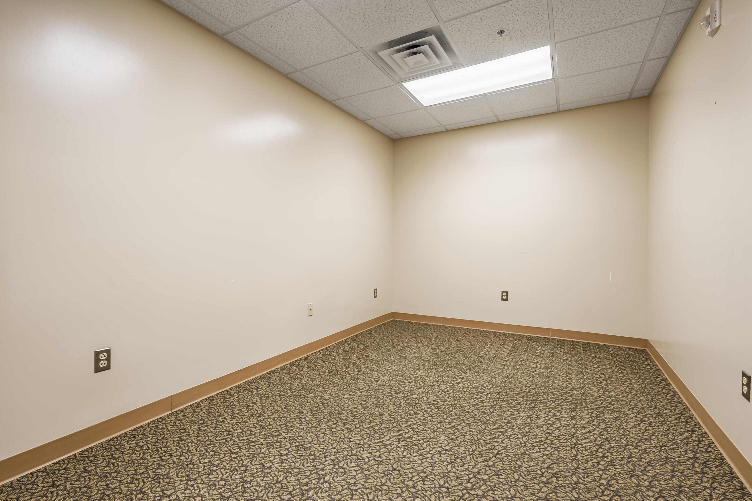 420 E Alcott Street Property Photo 10