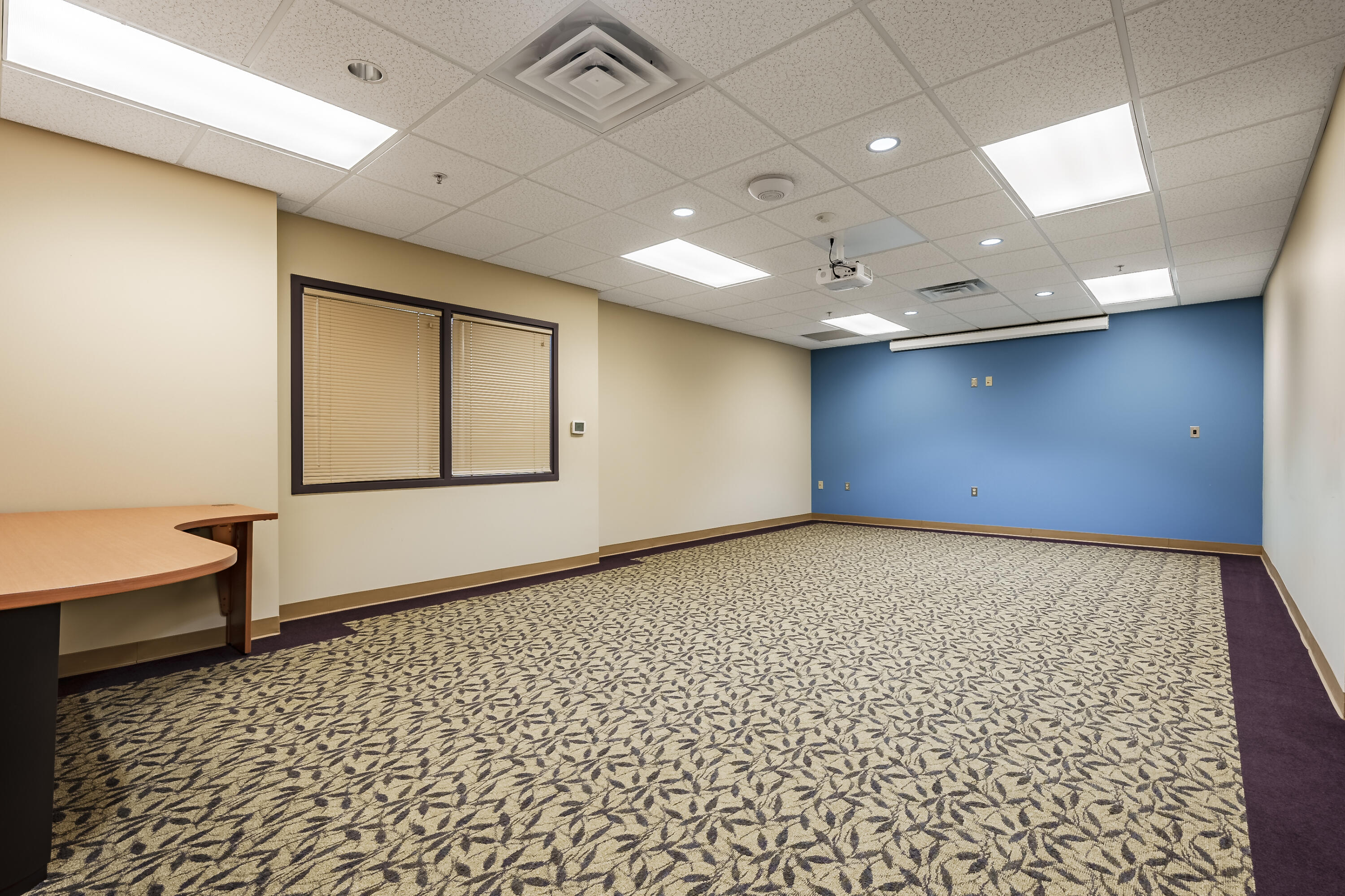 420 E Alcott Street Property Photo 18