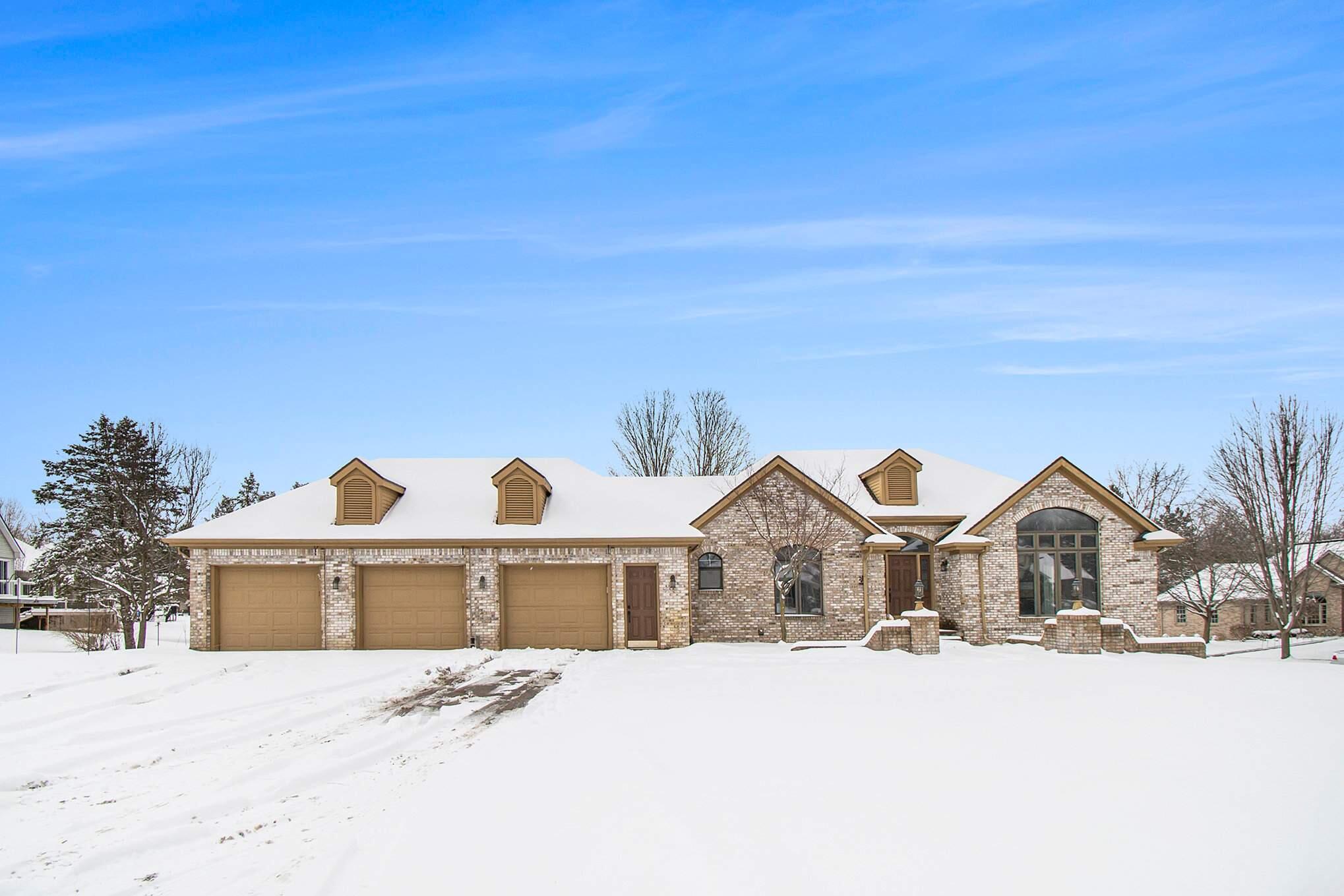 2825 Shadow Wood Drive Property Photo