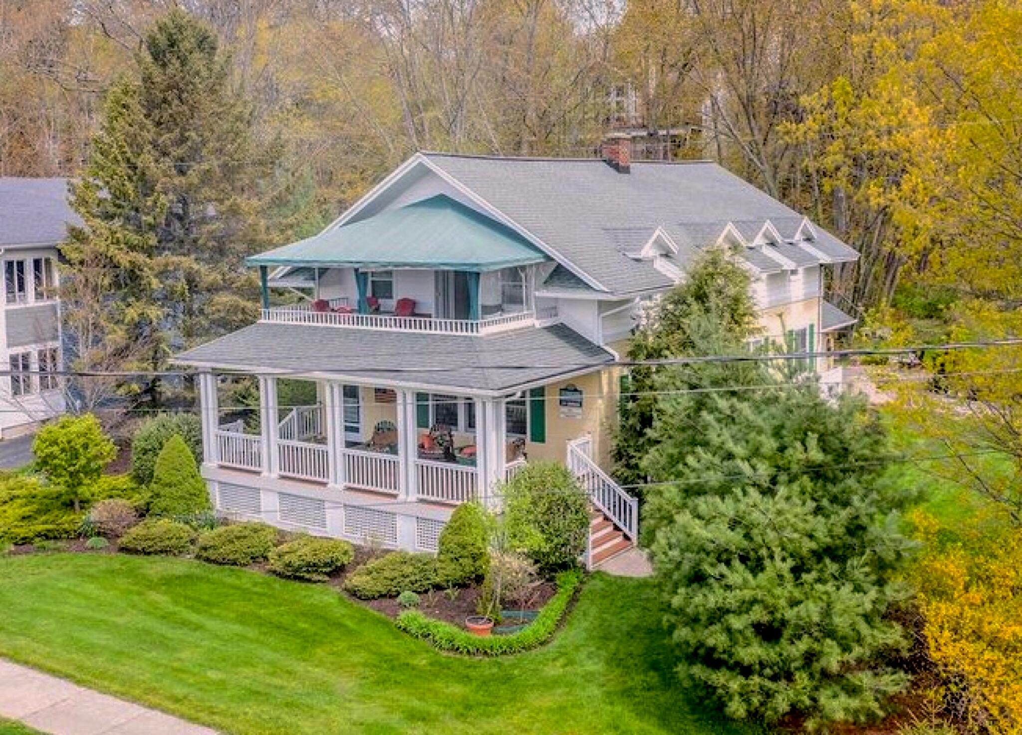 790 Lake Street Property Photo