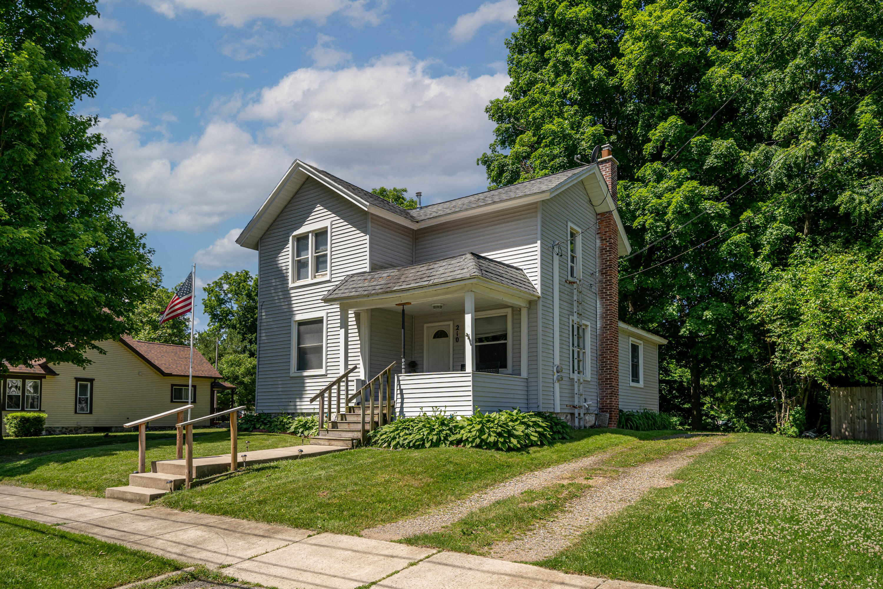 210 S Concord Street Property Photo