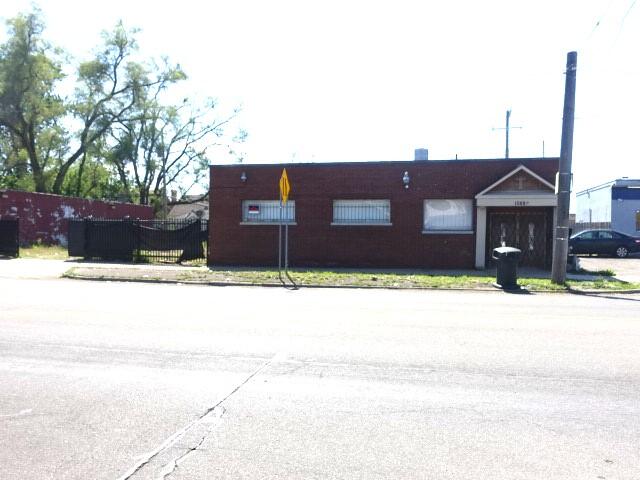 15889 Schaefer Highway Property Photo 1