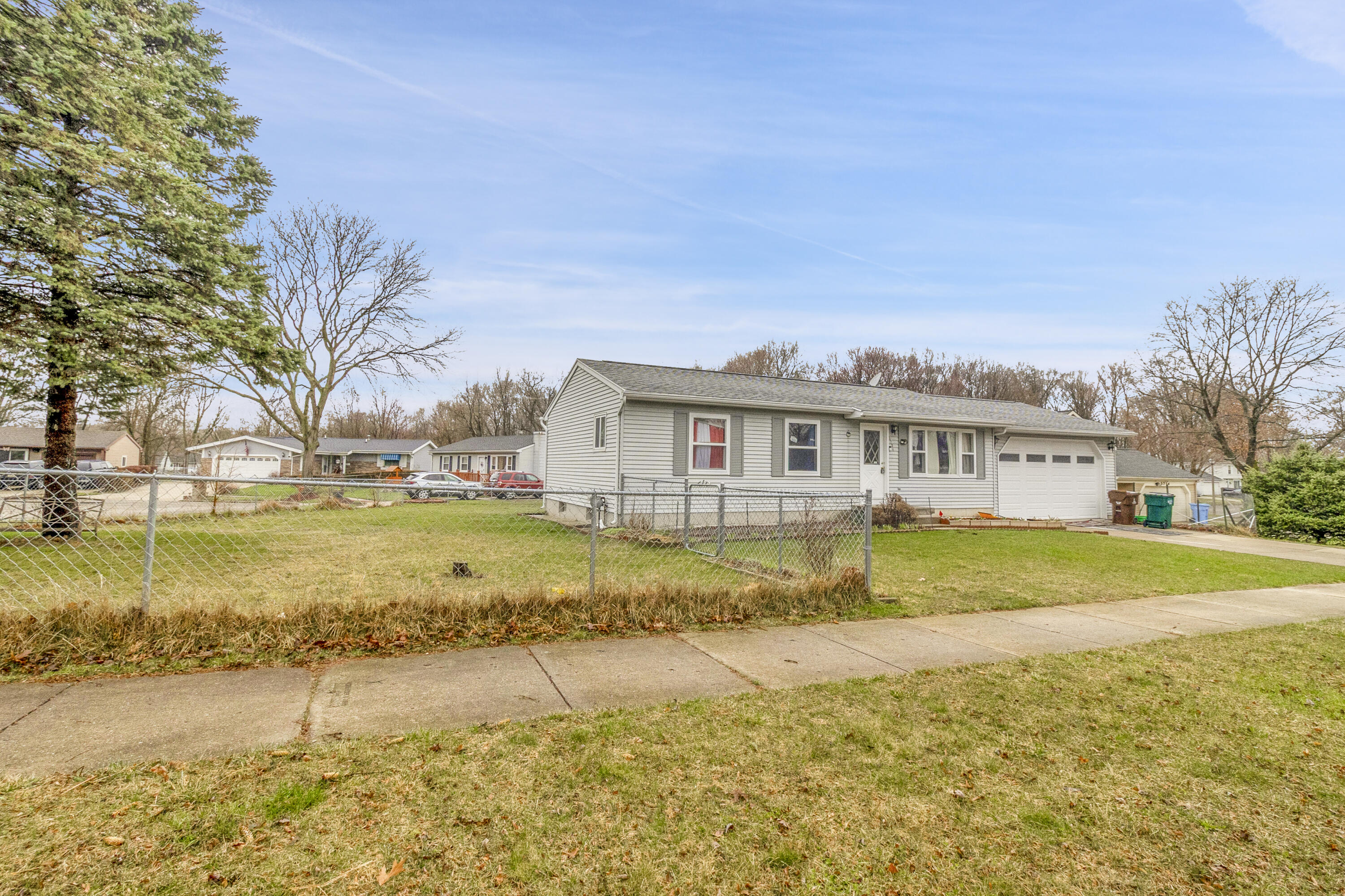 5724 Ellendale Drive Property Photo 1