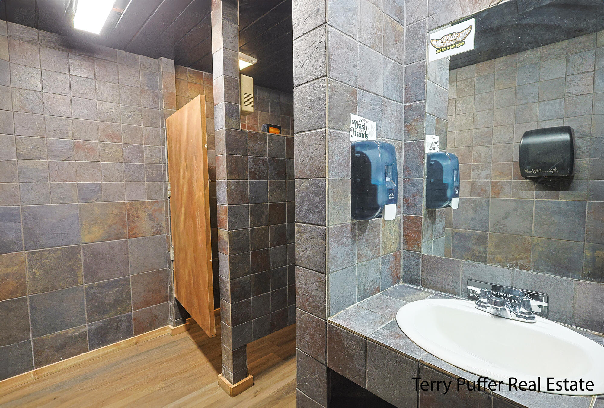 1300 W Sherman Boulevard Property Photo 18