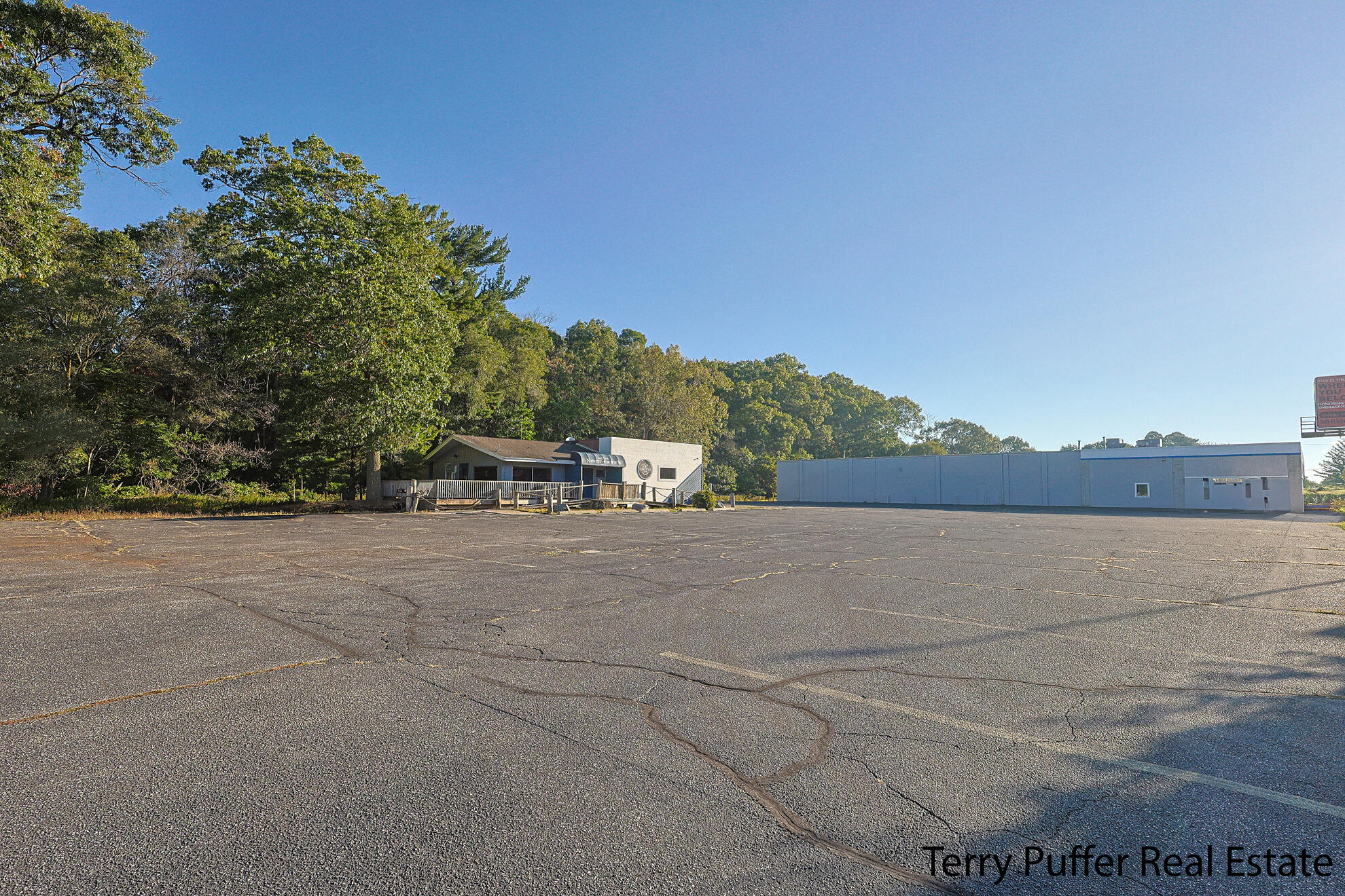 1300 W Sherman Boulevard Property Photo 27