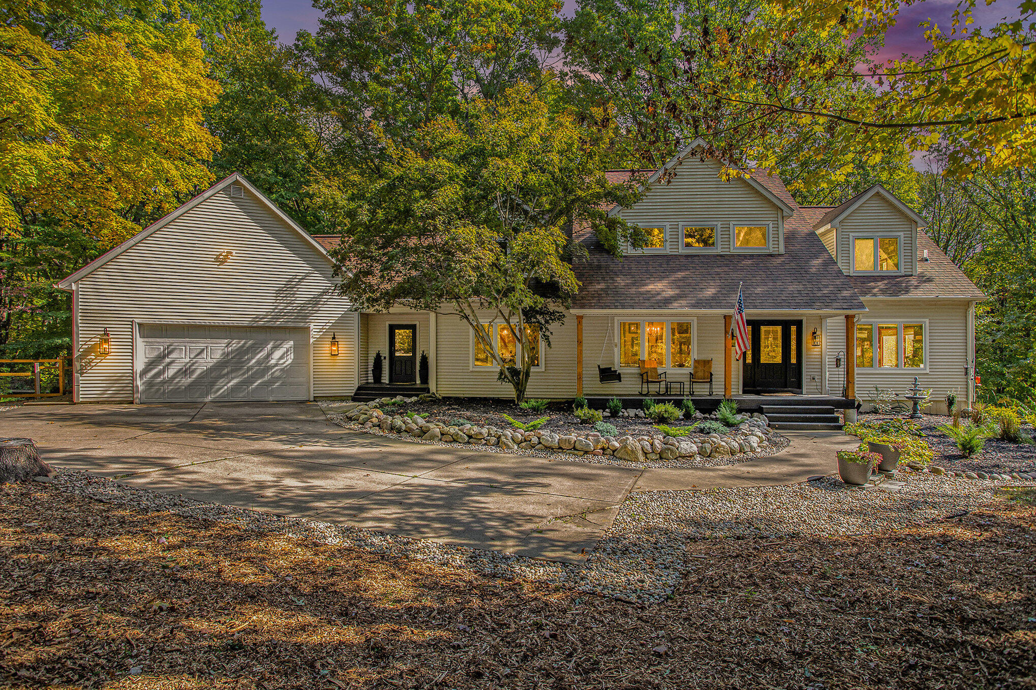 8086 Foxboro Property Photo