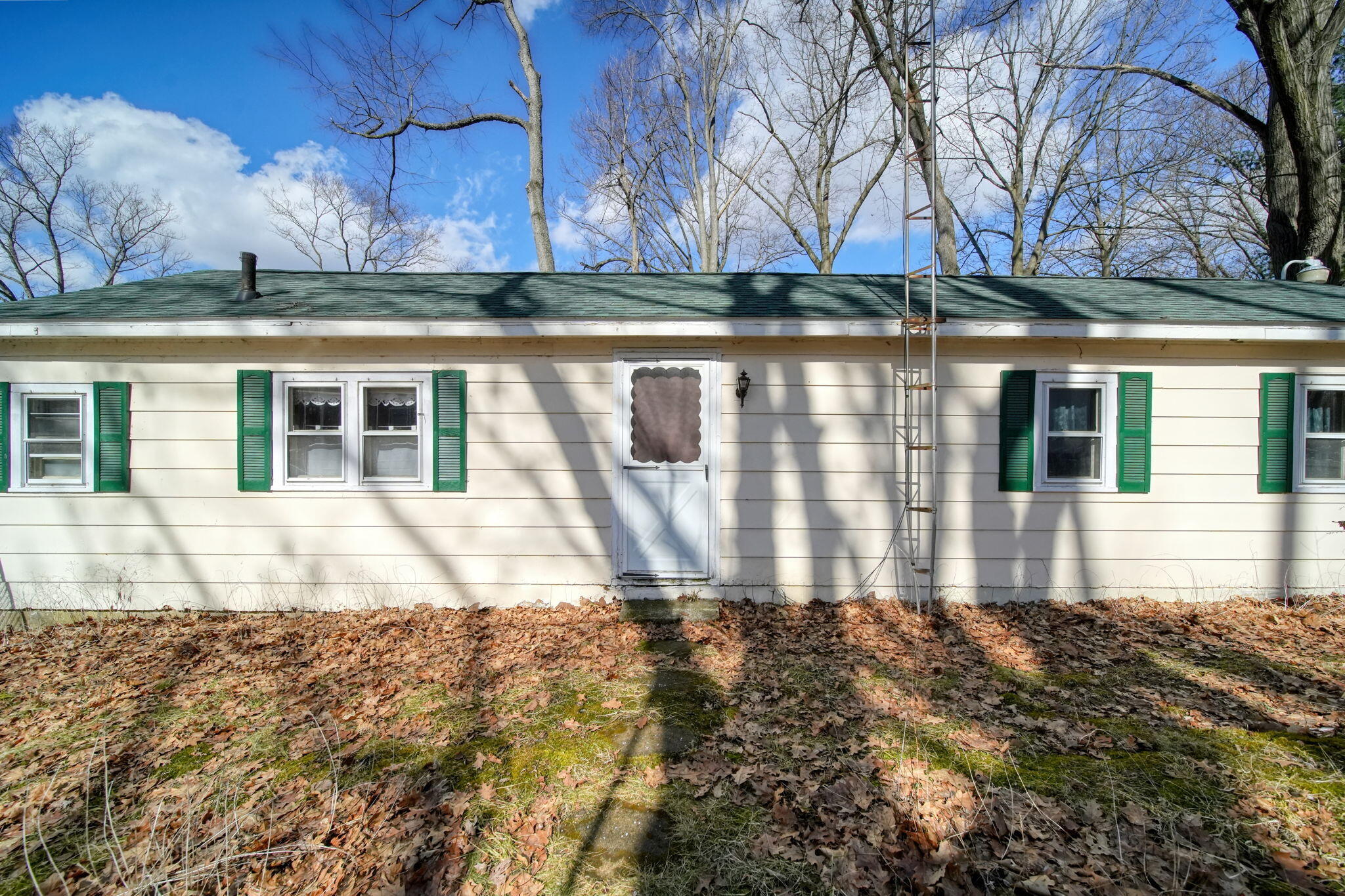 9198 Hazel Street Property Photo