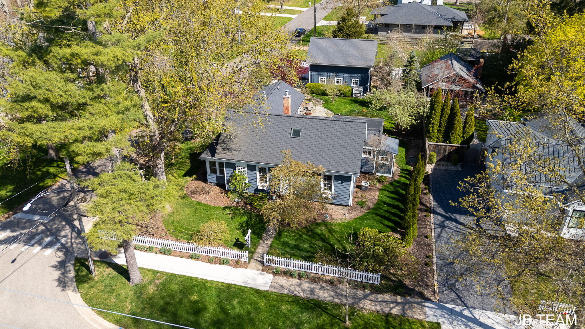 810 Allegan Street Property Photo 1