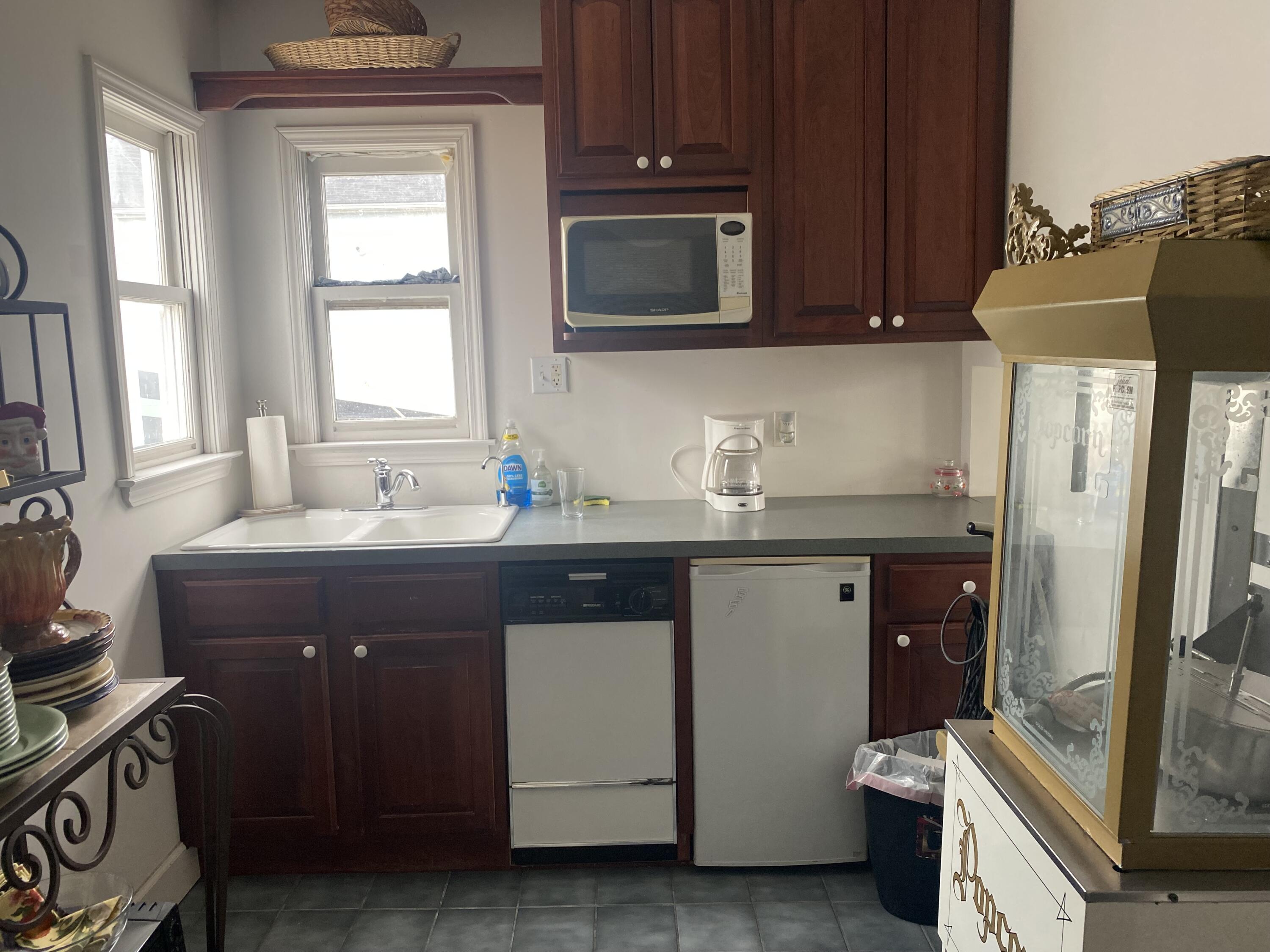 7717 Macomb Street, 6 Property Photo 8